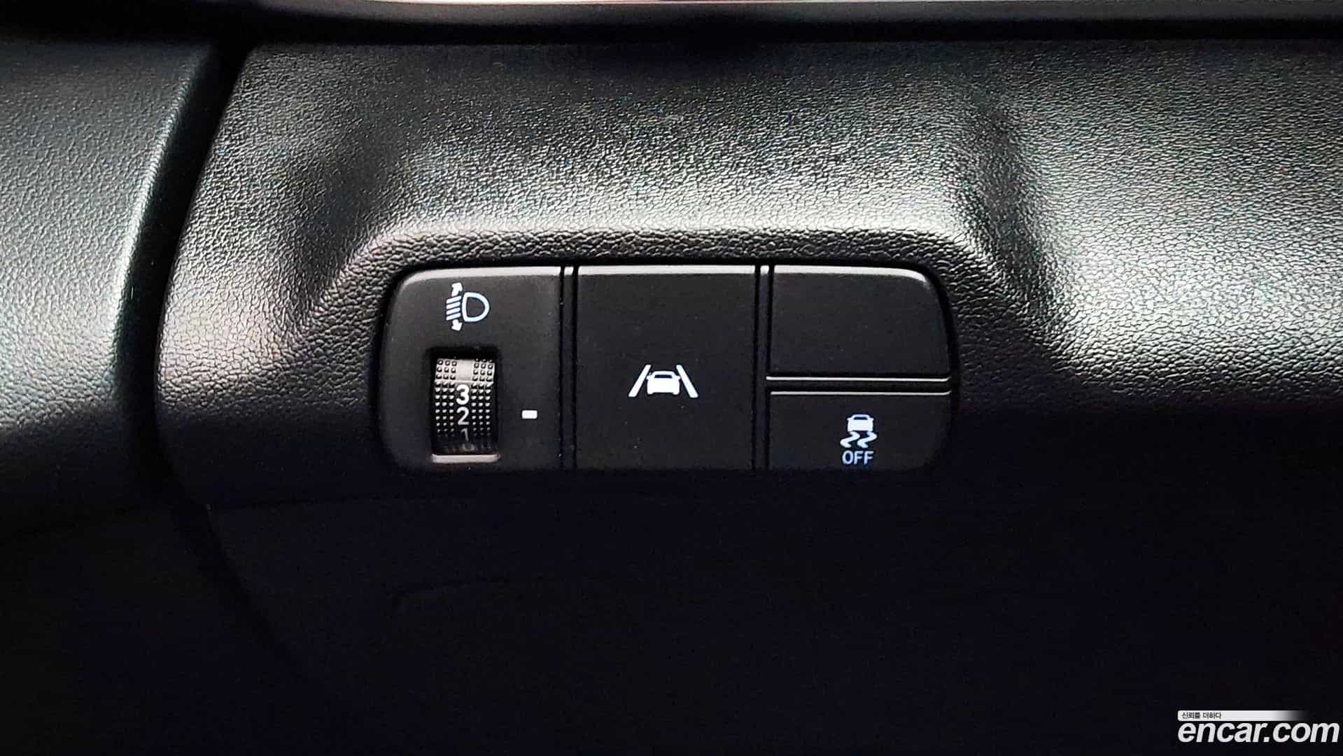 AVANTE Hyundai 2020.6-OPTION-023