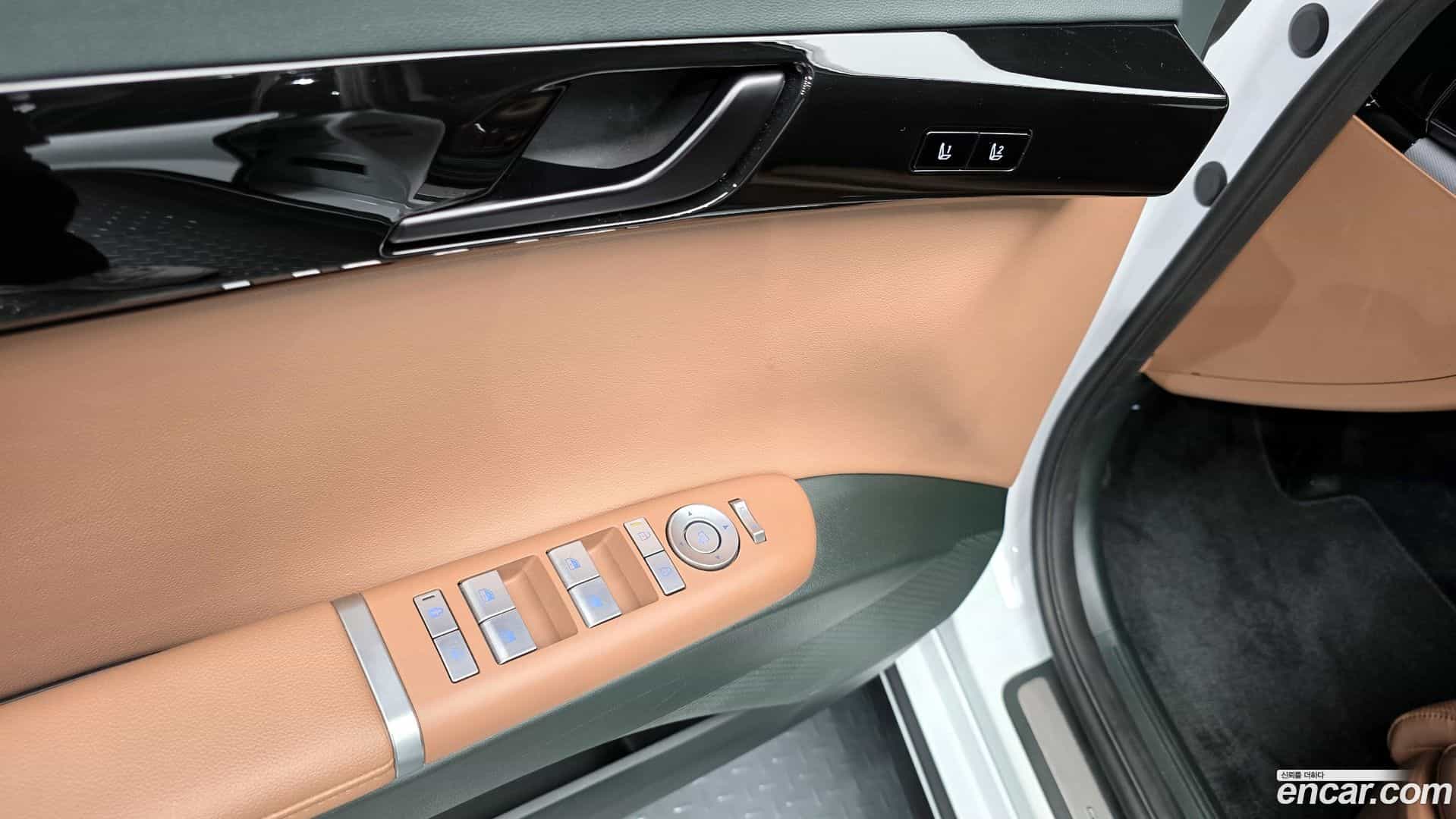 Grandeur Hyundai 2025.3-OPTION-042