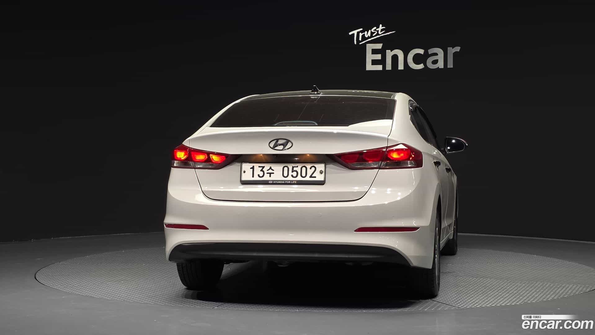 AVANTE Hyundai 2016.5-OUTER-004