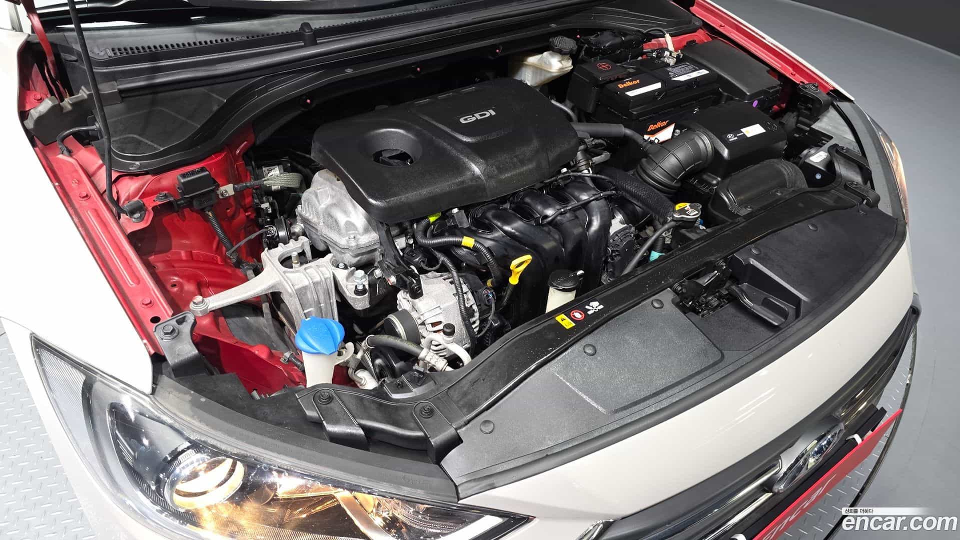 AVANTE Hyundai 2016.5-OUTER-006
