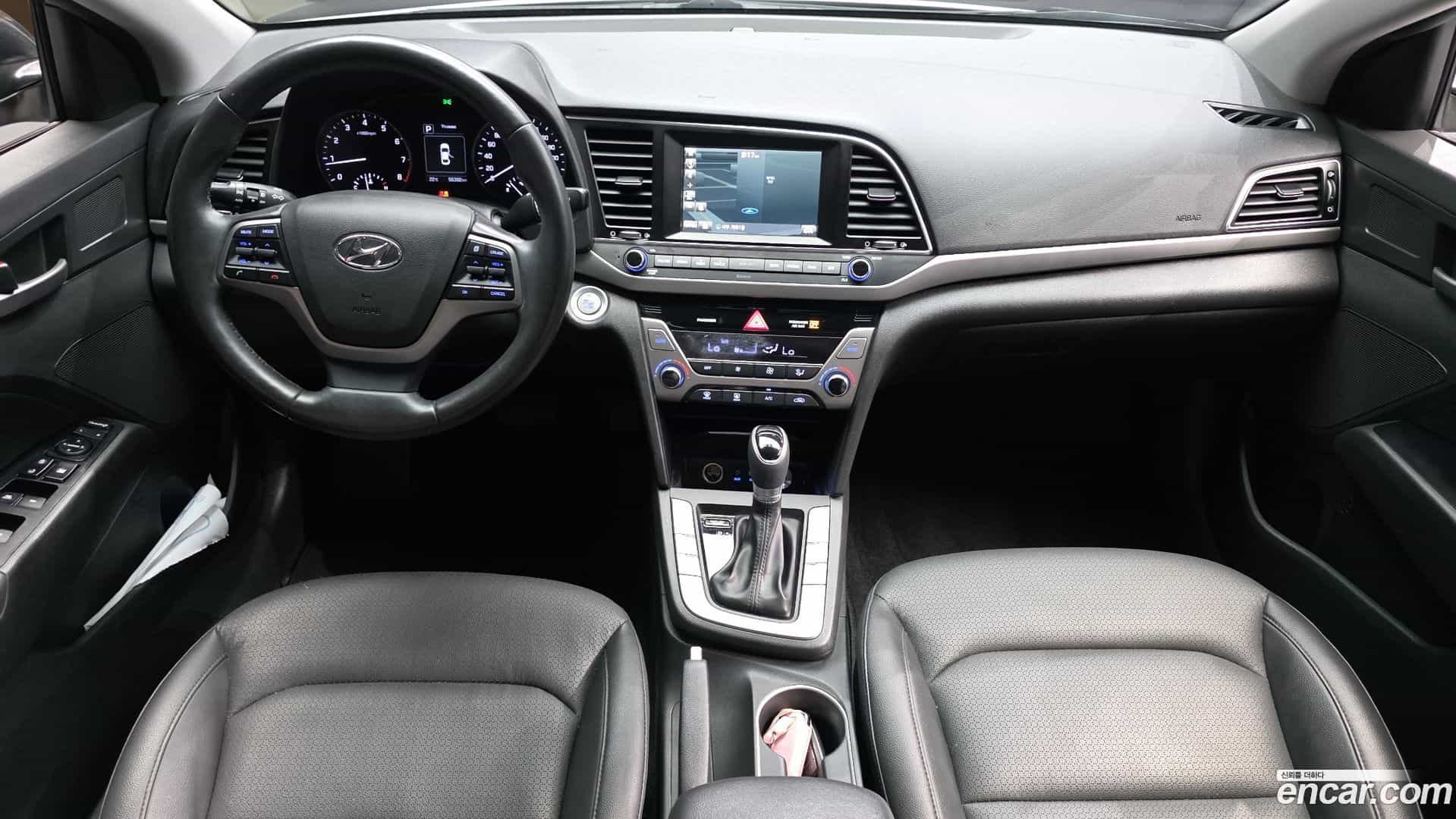 AVANTE Hyundai 2016.5-INNER-007