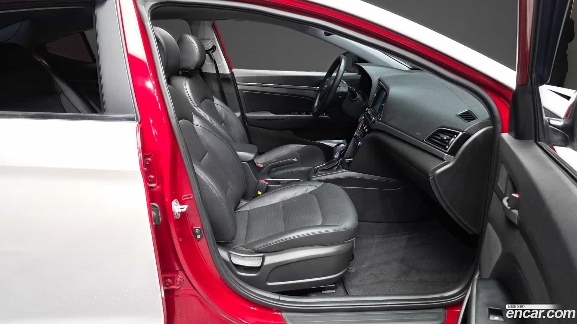 AVANTE Hyundai 2016.5-OPTION-015