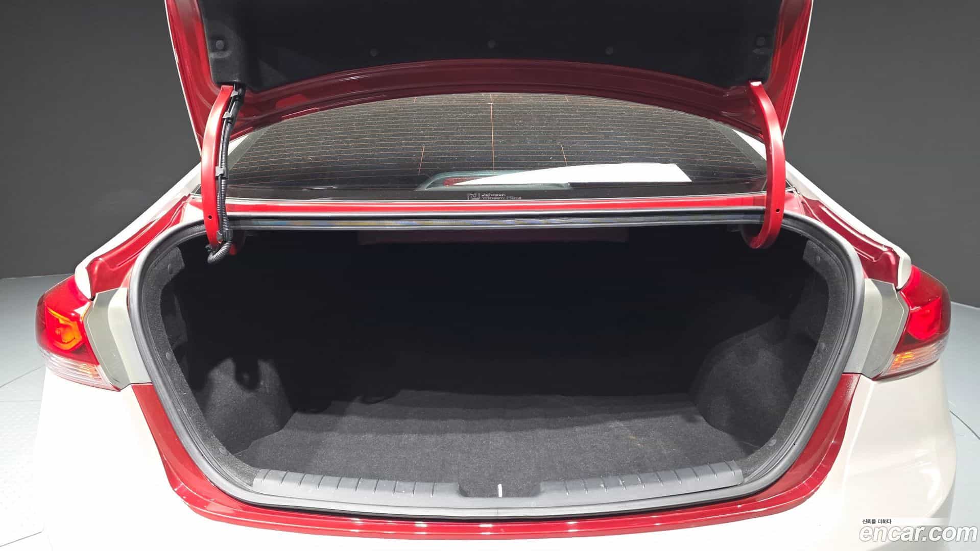 AVANTE Hyundai 2016.5-OPTION-024
