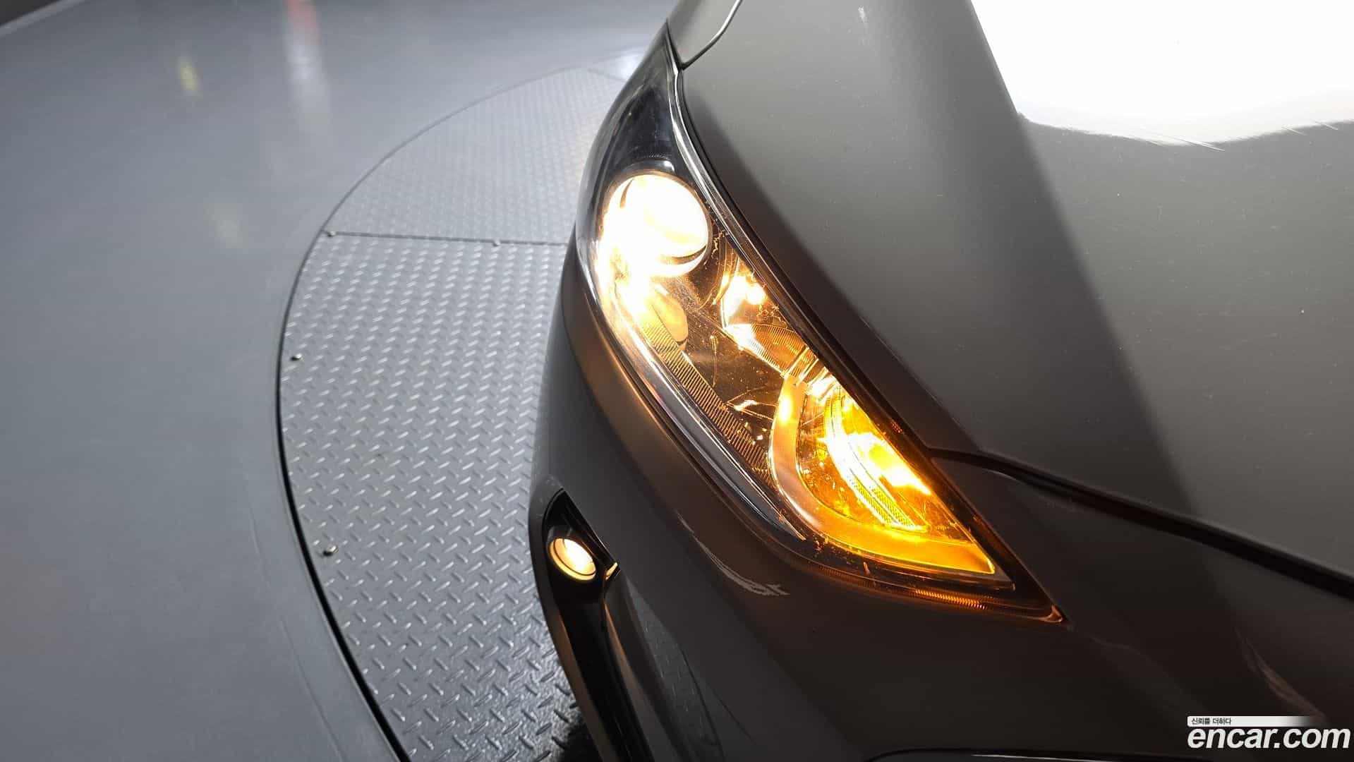 AVANTE Hyundai 2016.5-OUTER-032