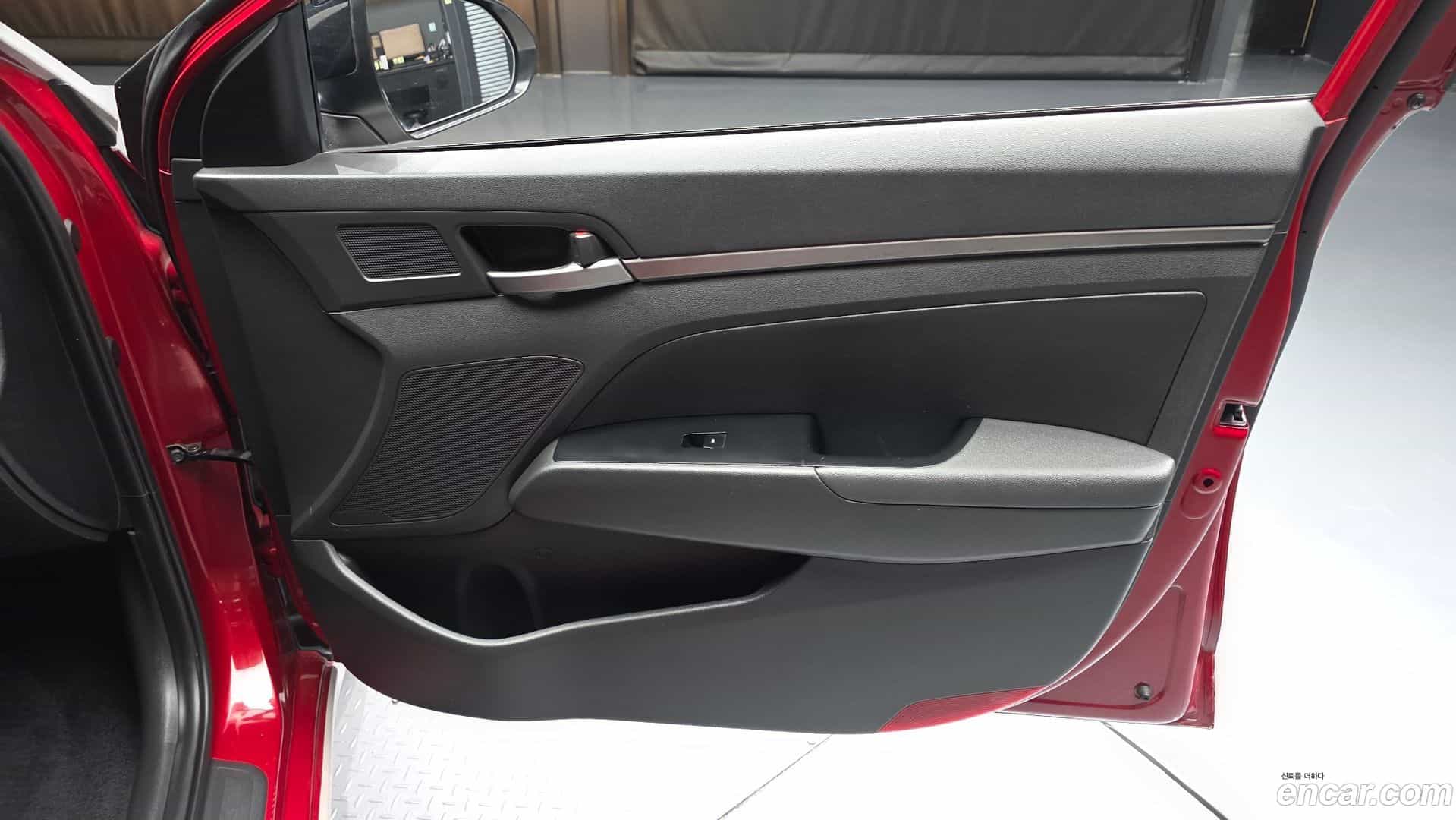 AVANTE Hyundai 2016.5-INNER-034