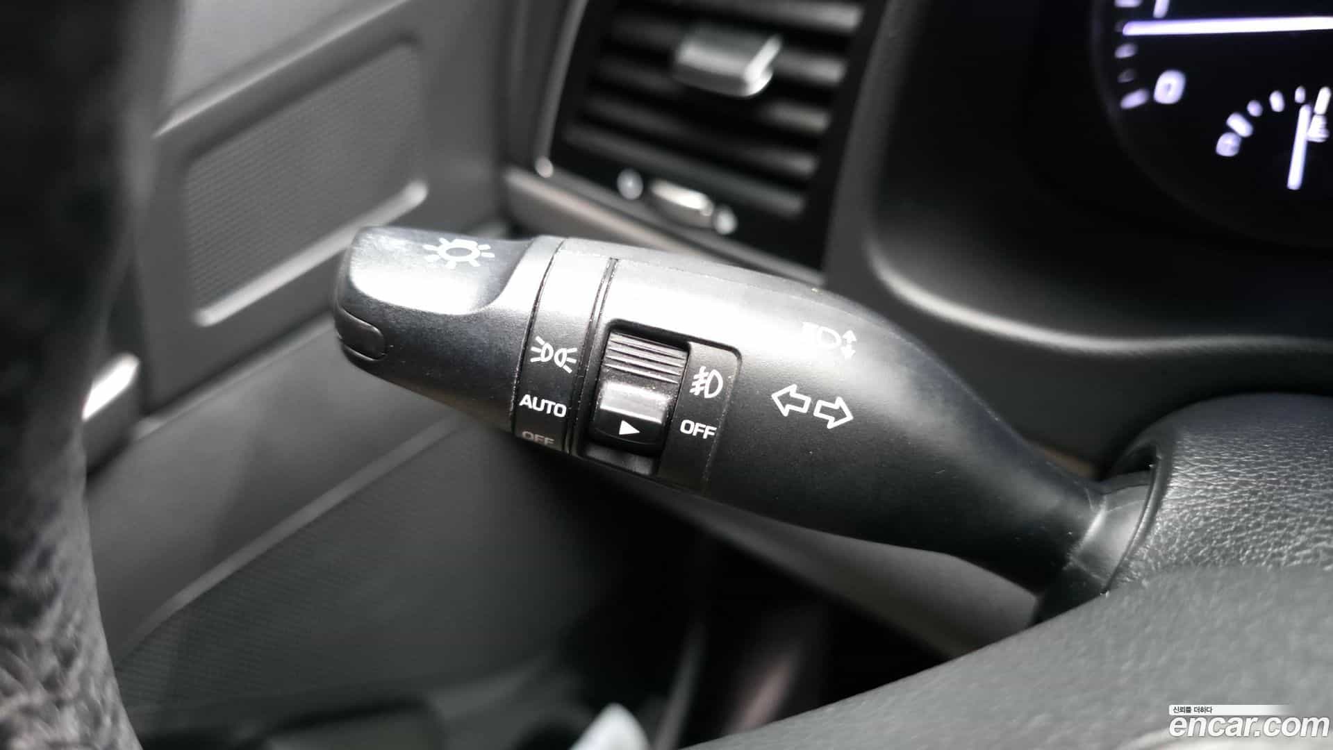 AVANTE Hyundai 2016.5-OPTION-041