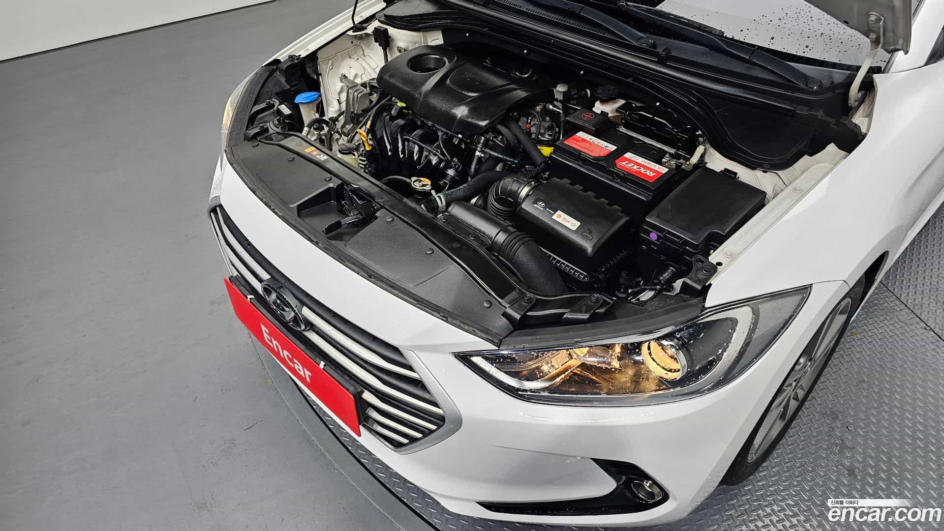 AVANTE Hyundai 2018.0-OUTER-006