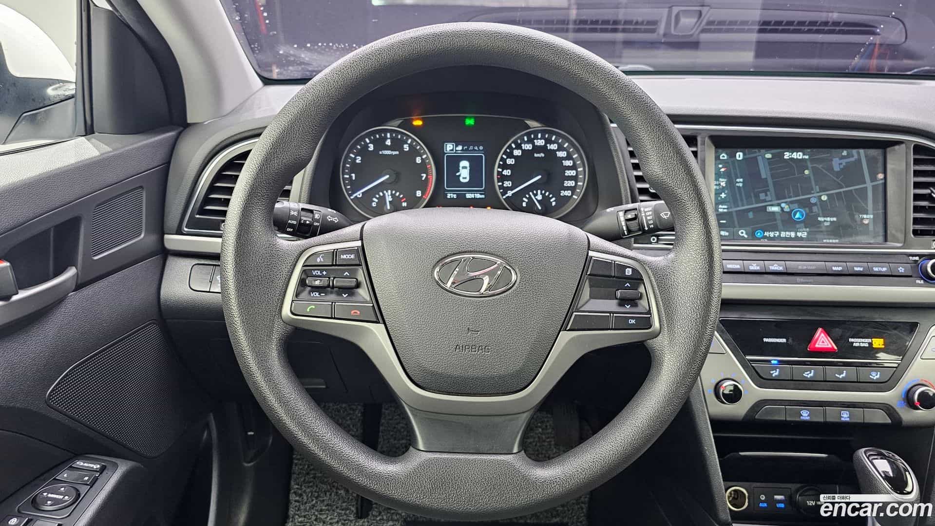 AVANTE Hyundai 2018.0-OPTION-017