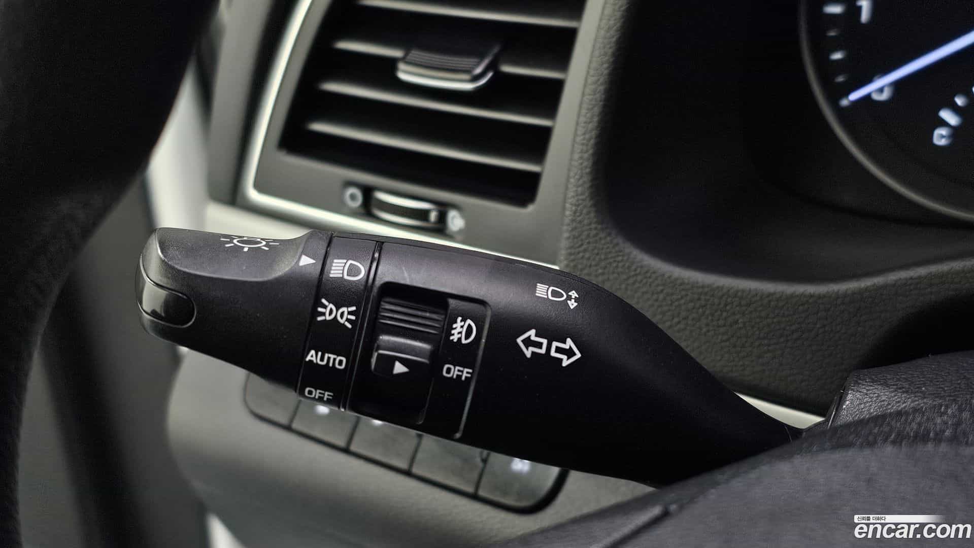 AVANTE Hyundai 2018.0-OPTION-021