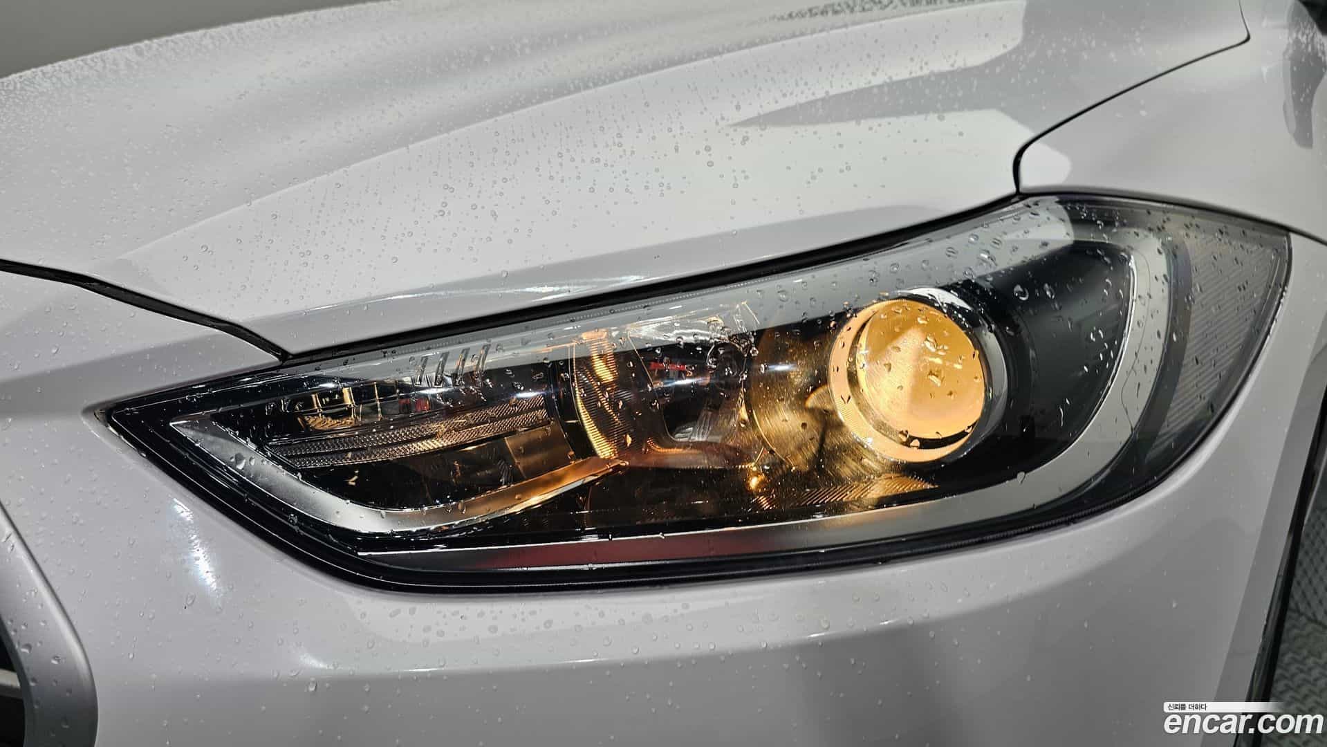 AVANTE Hyundai 2018.0-OUTER-032