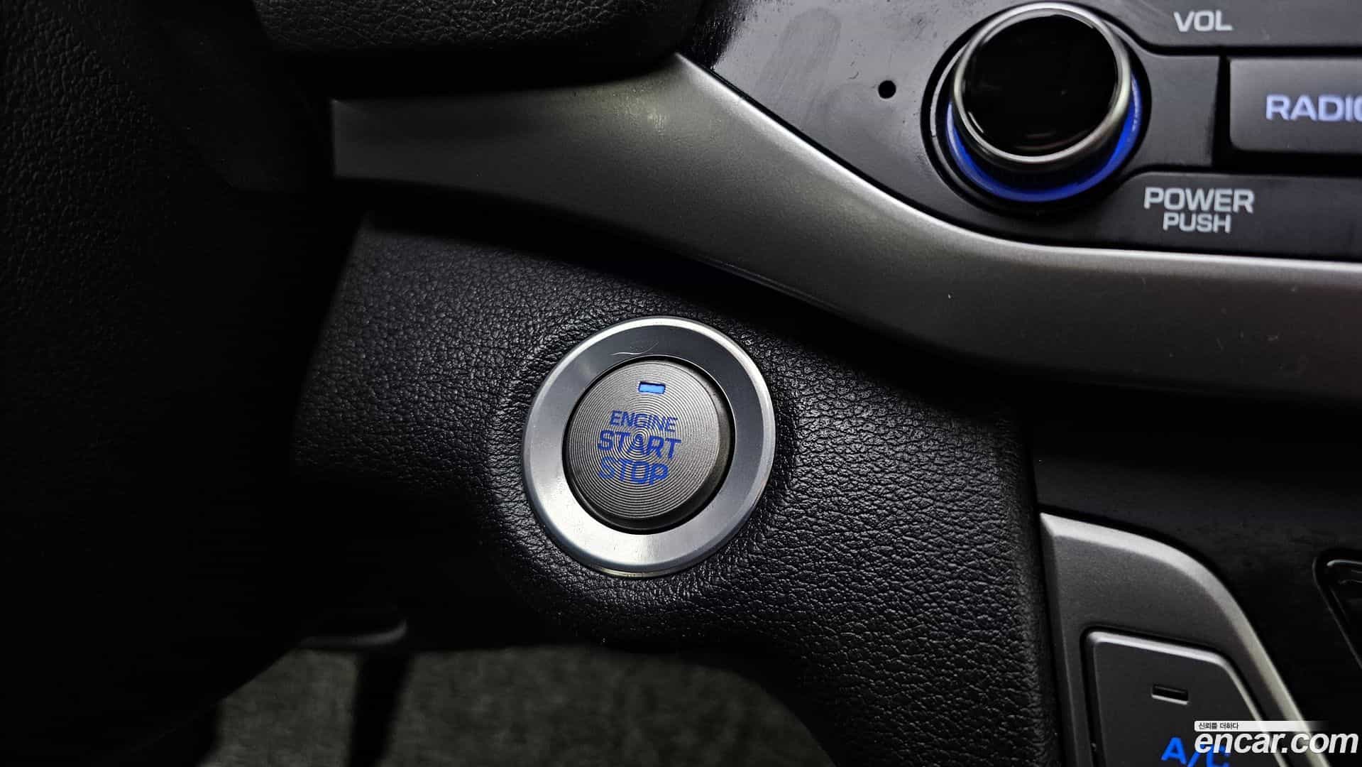 AVANTE Hyundai 2018.0-OPTION-042