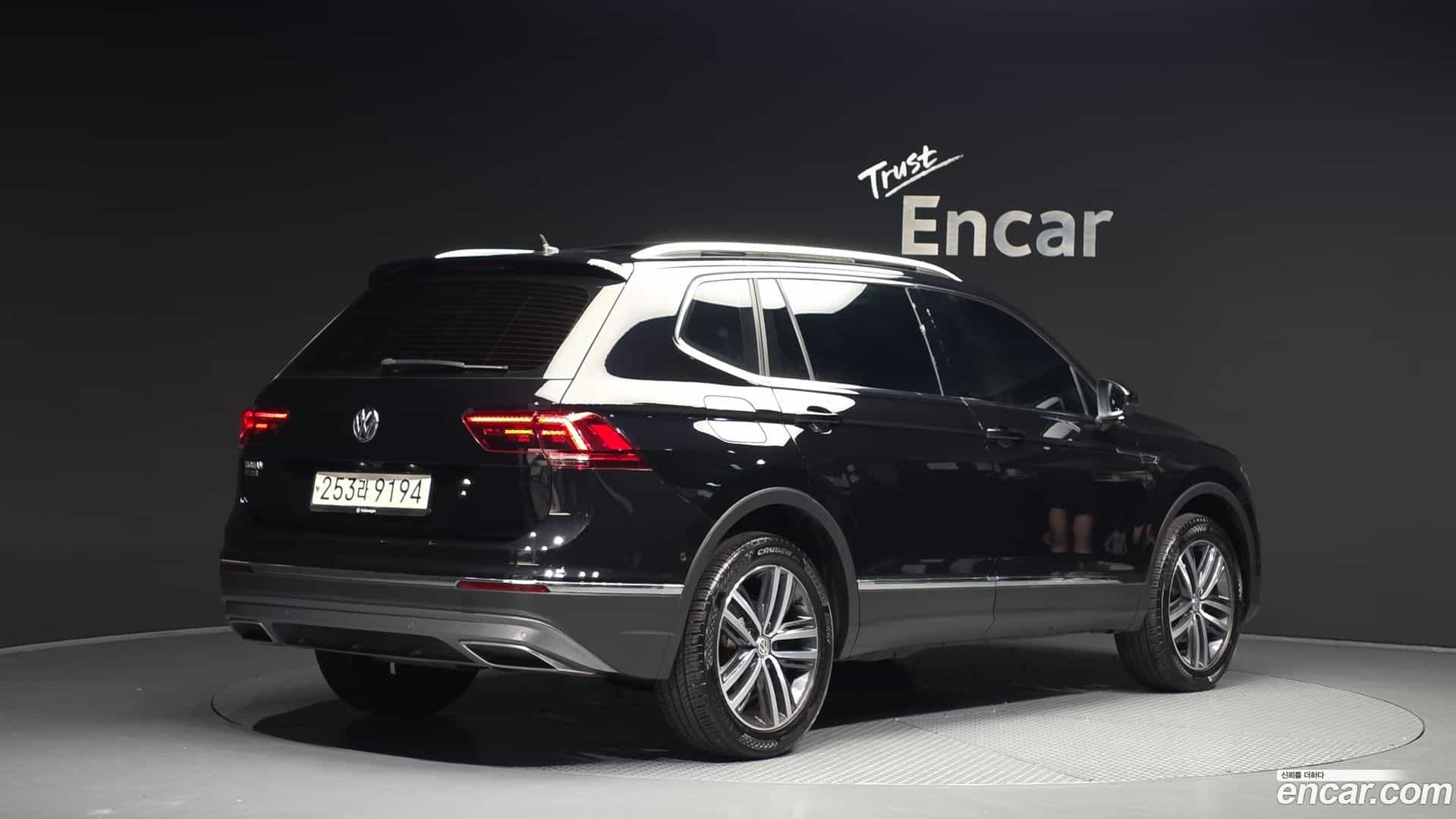 Tiguan Volkswagen 2020.11-OUTER-002