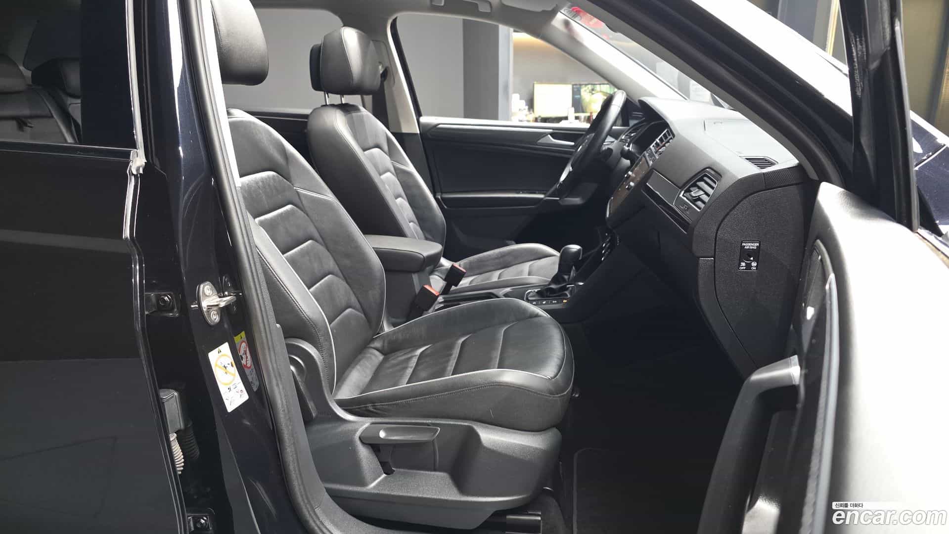 Tiguan Volkswagen 2020.11-OPTION-015