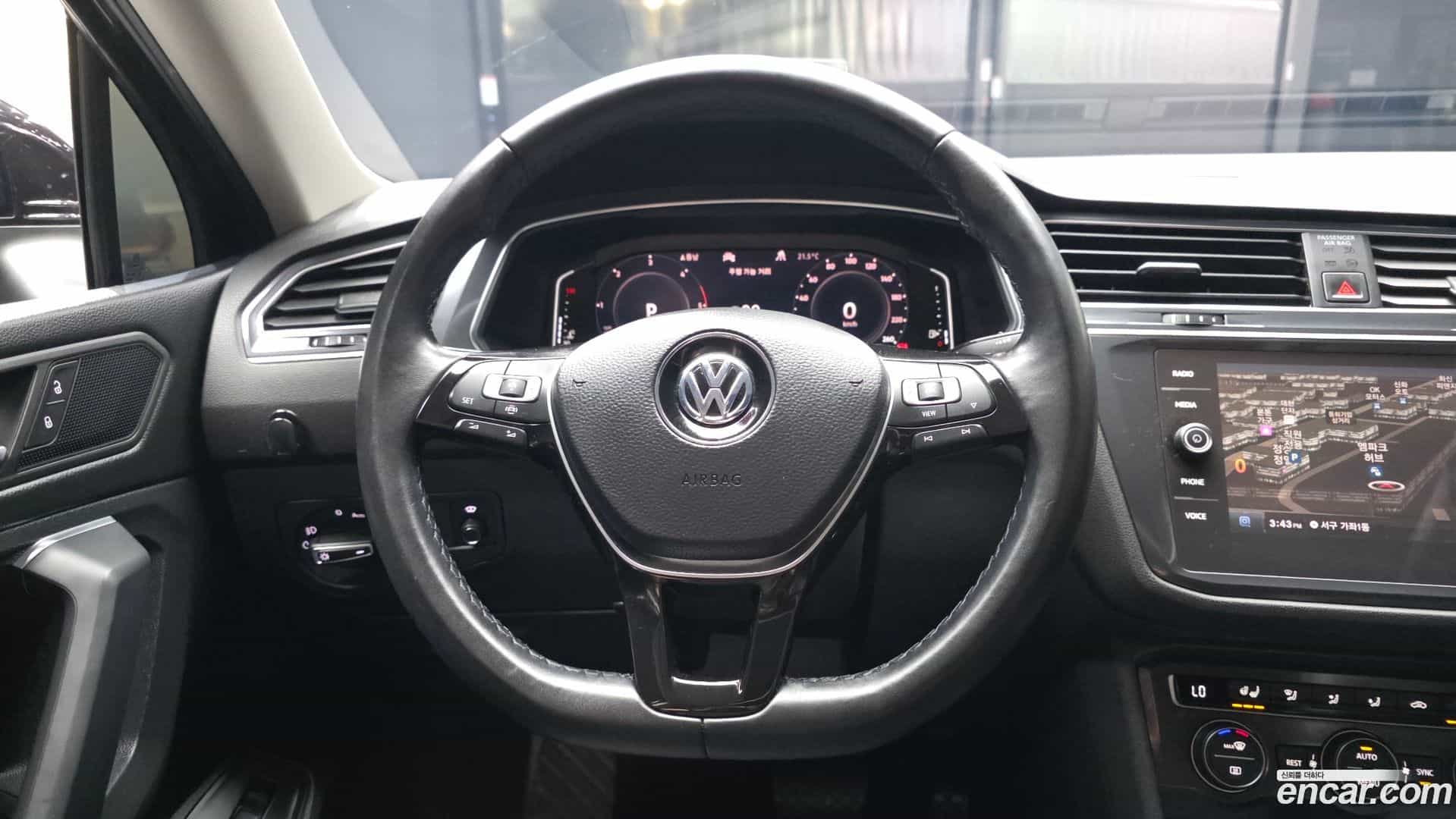 Tiguan Volkswagen 2020.11-OPTION-017