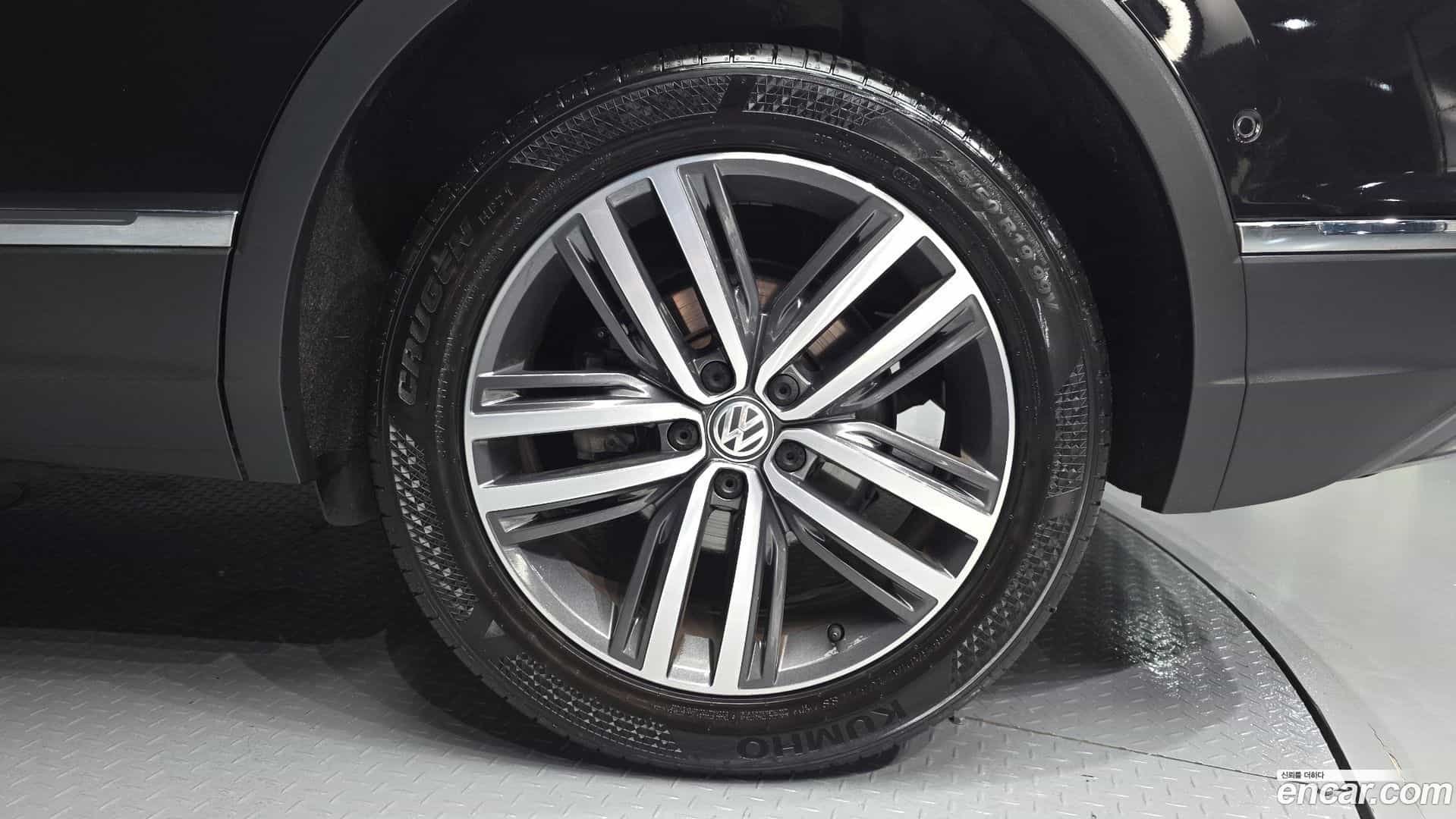Tiguan Volkswagen 2020.11-OUTER-031