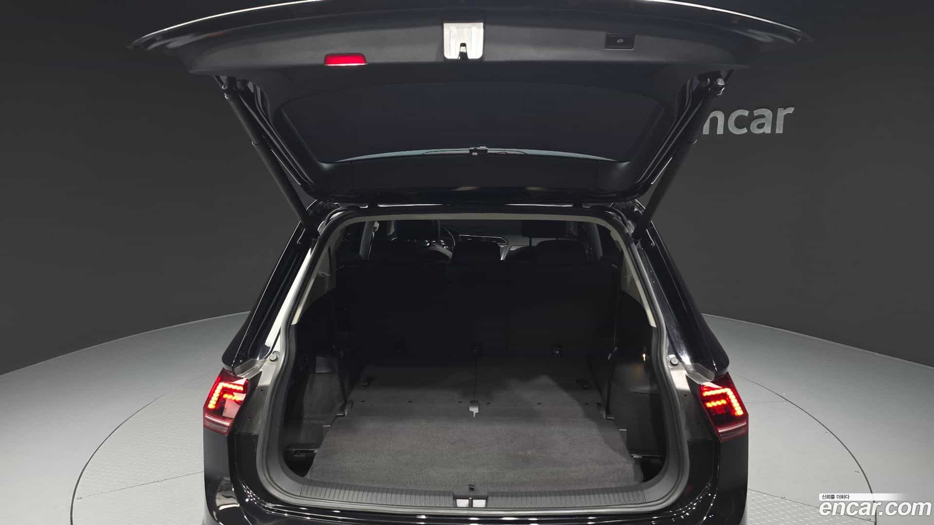 Tiguan Volkswagen 2020.11-OPTION-040
