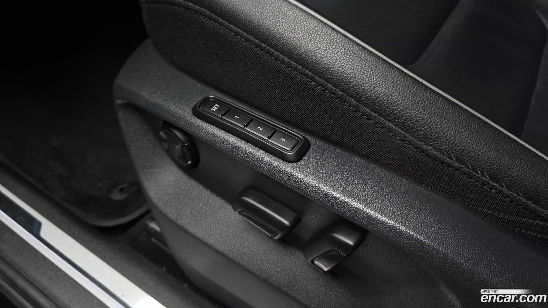 Tiguan Volkswagen 2020.11-OPTION-043