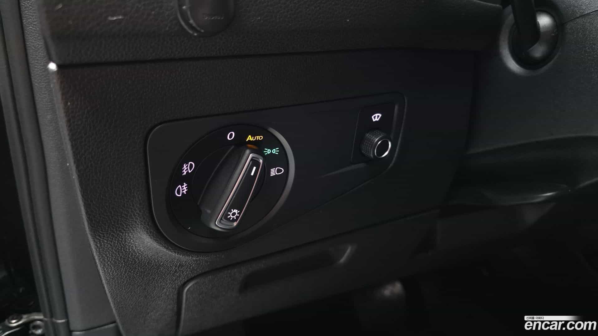 Tiguan Volkswagen 2020.11-OPTION-044