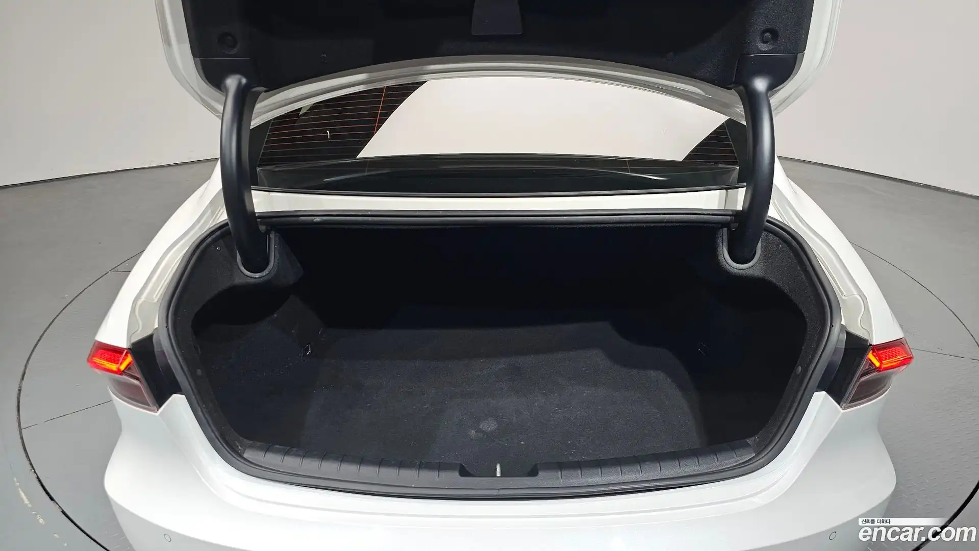 Grandeur Hyundai 2021.9-OPTION-024