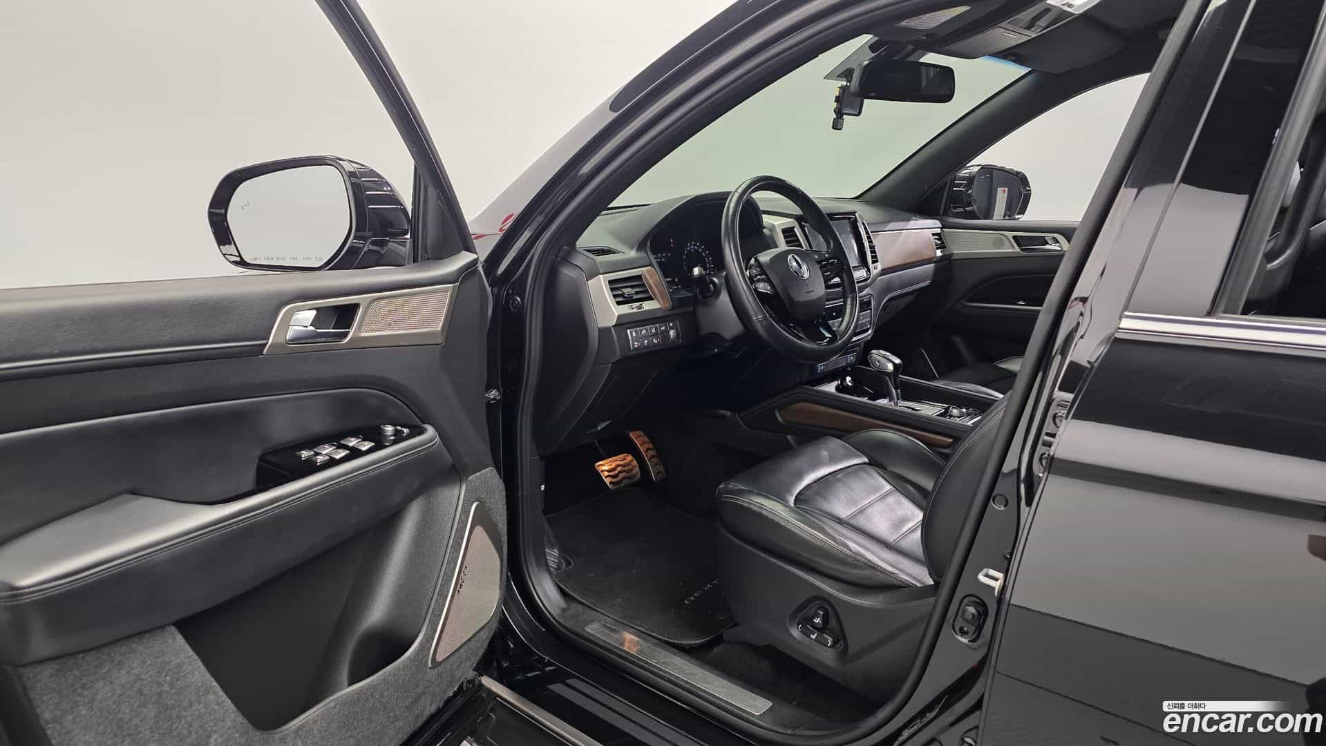Rexton KG Mobility 2017.4-INNER-010