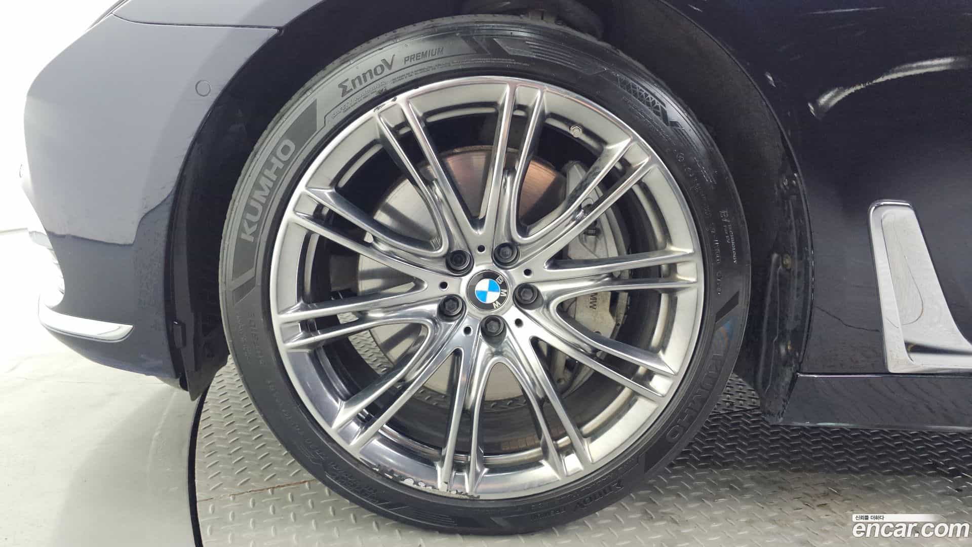 7-Series BMW 2017.7-OUTER-005