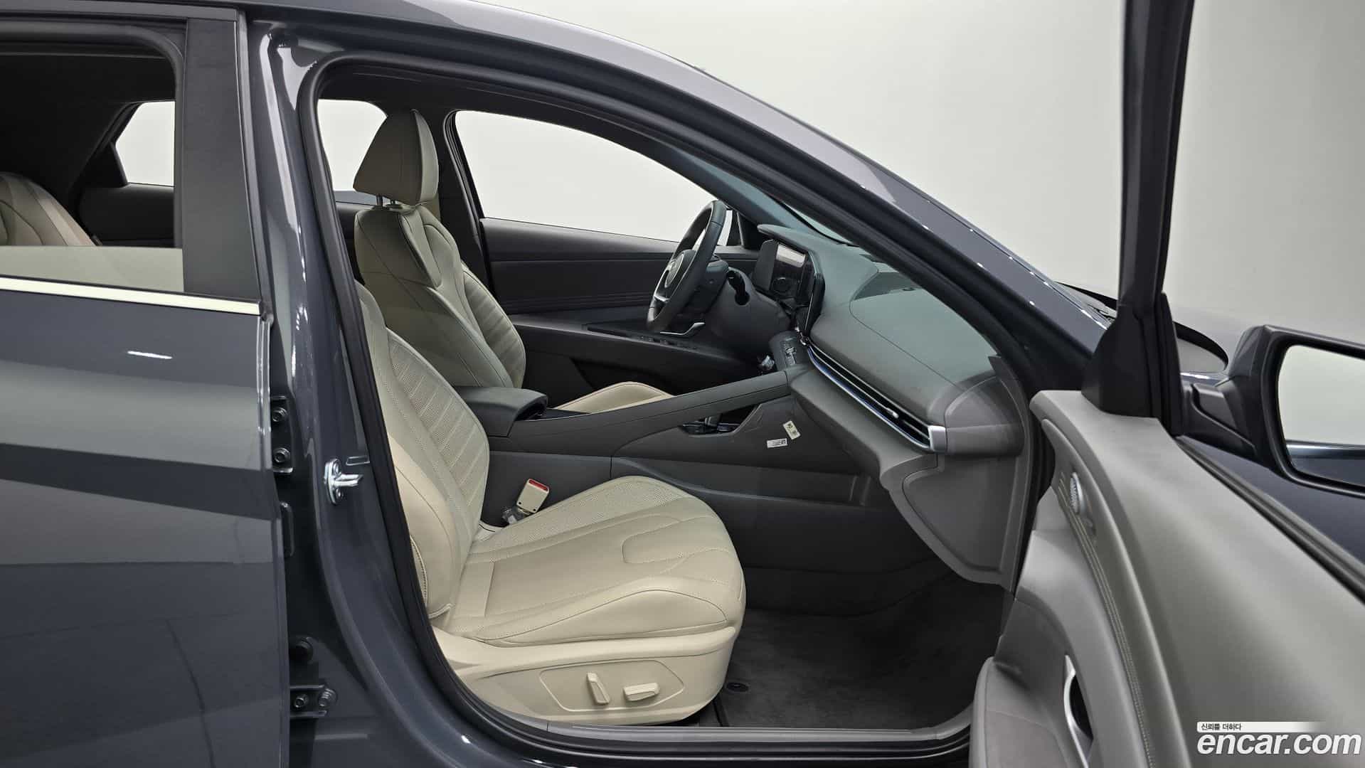 AVANTE Hyundai 2024.10-OPTION-015
