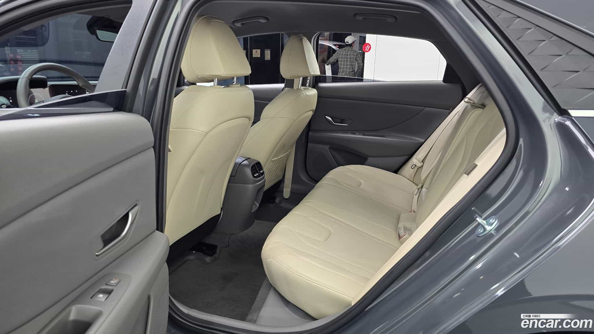 AVANTE Hyundai 2024.10-OPTION-016