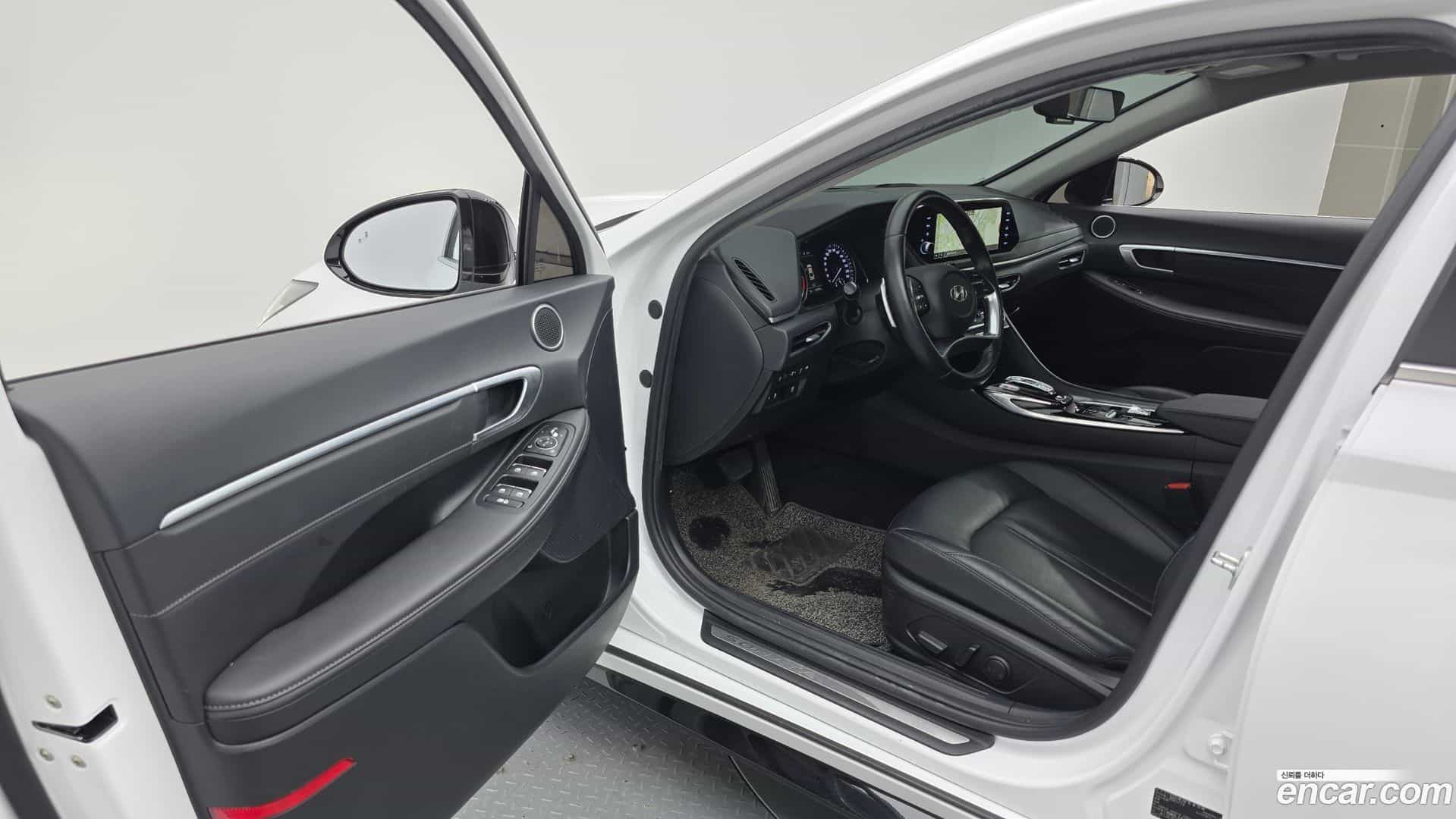 Sonata Hyundai 2022.2-INNER-010