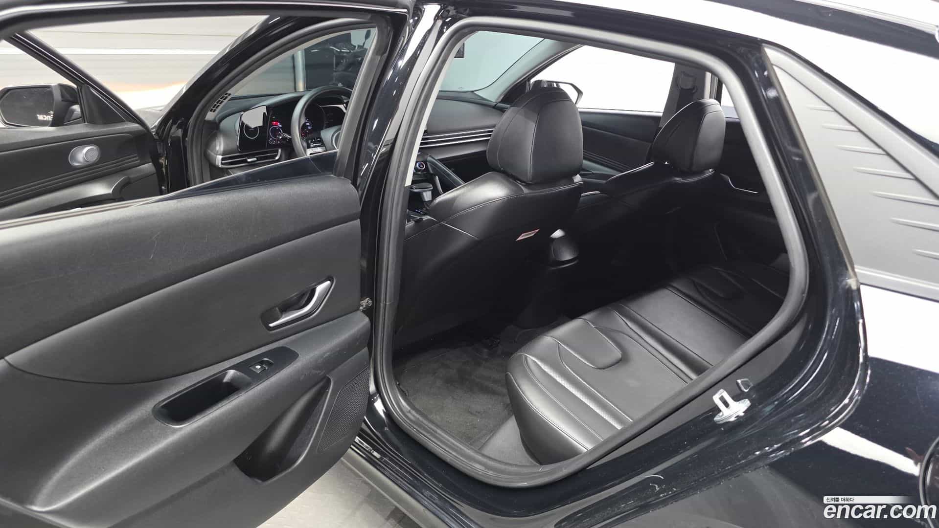 AVANTE Hyundai 2022.10-OPTION-015