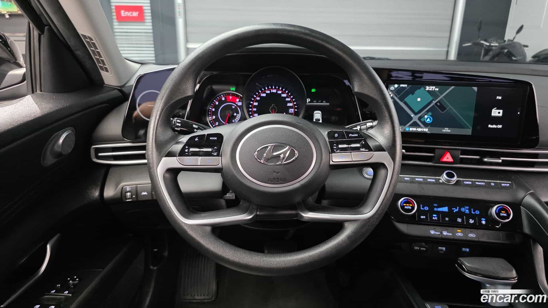 AVANTE Hyundai 2022.10-OPTION-016