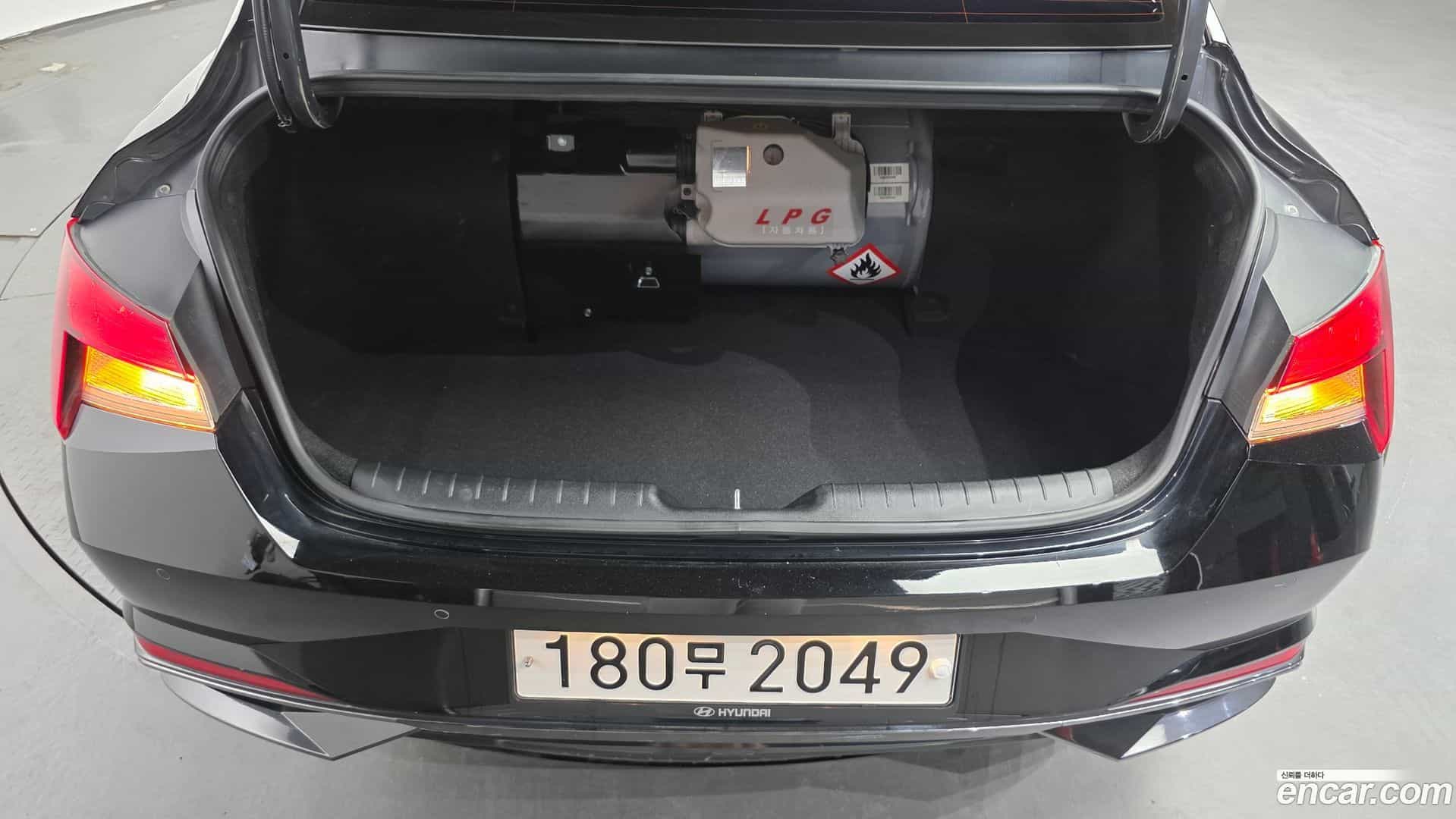 AVANTE Hyundai 2022.10-OPTION-024