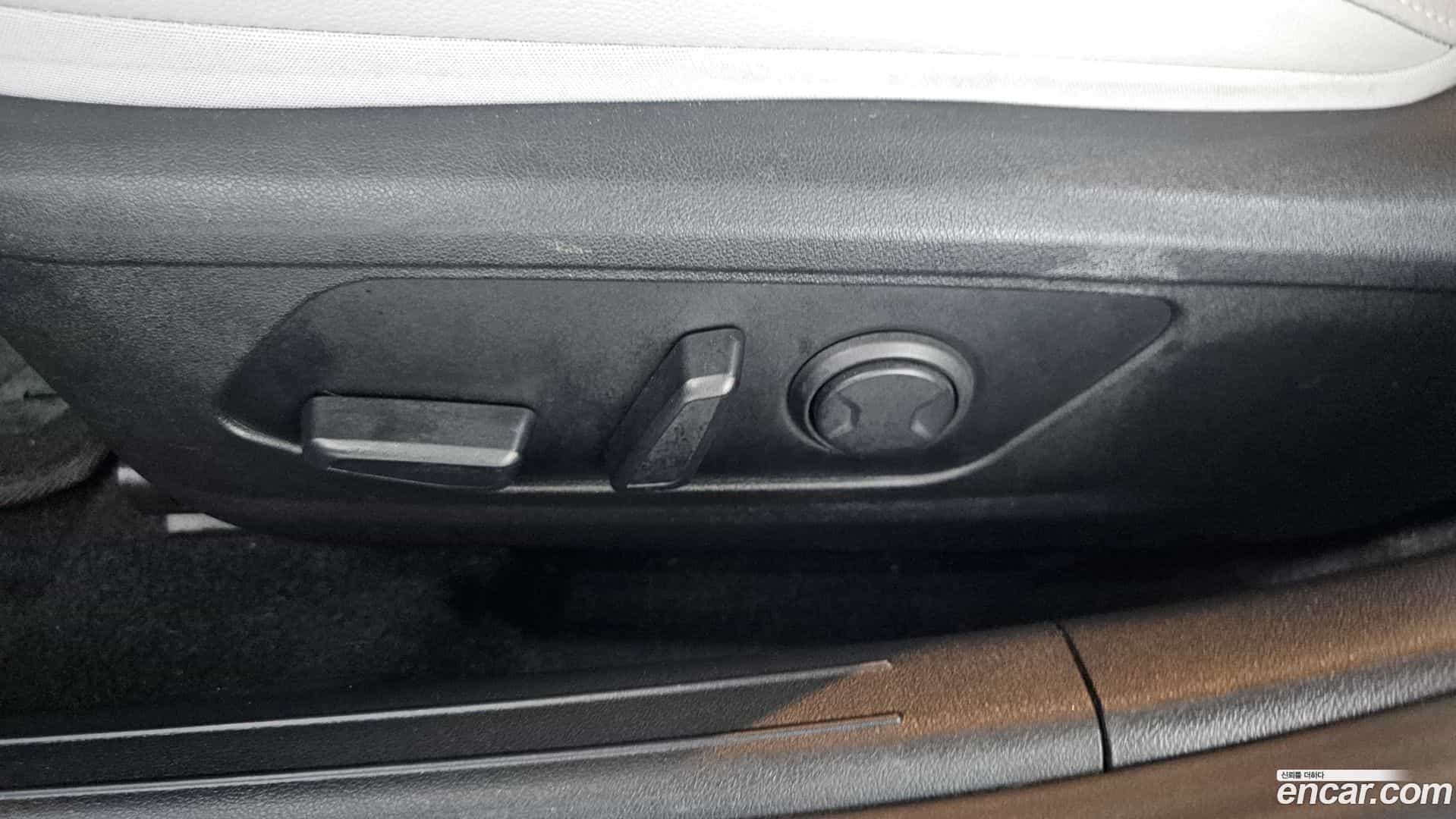 AVANTE Hyundai 2021.4-OPTION-045