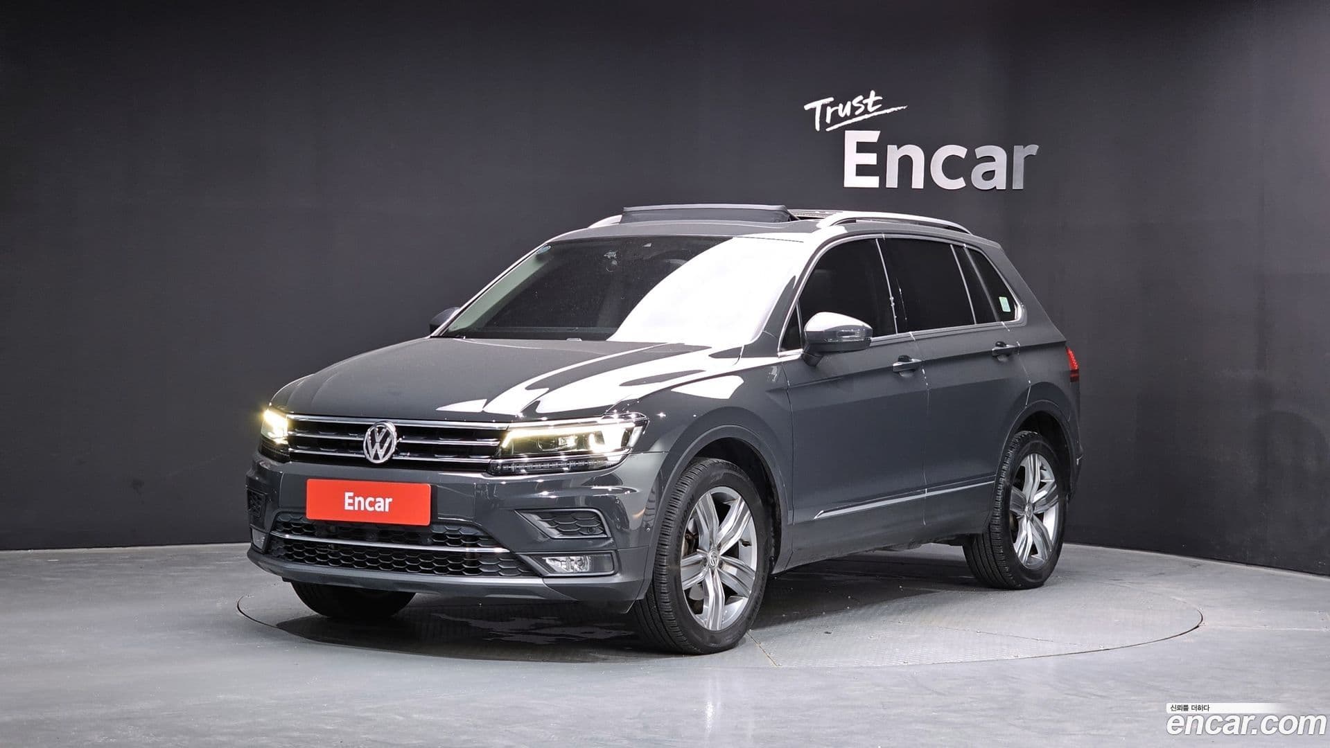 Main__Slider__Photo:Tiguan Volkswagen 2018.7-0
