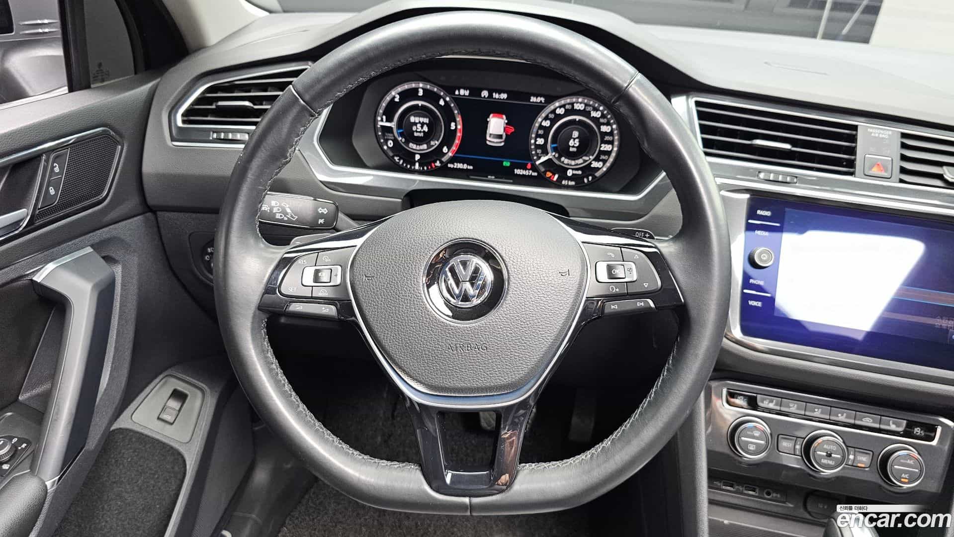 Tiguan Volkswagen 2018.7-OPTION-016