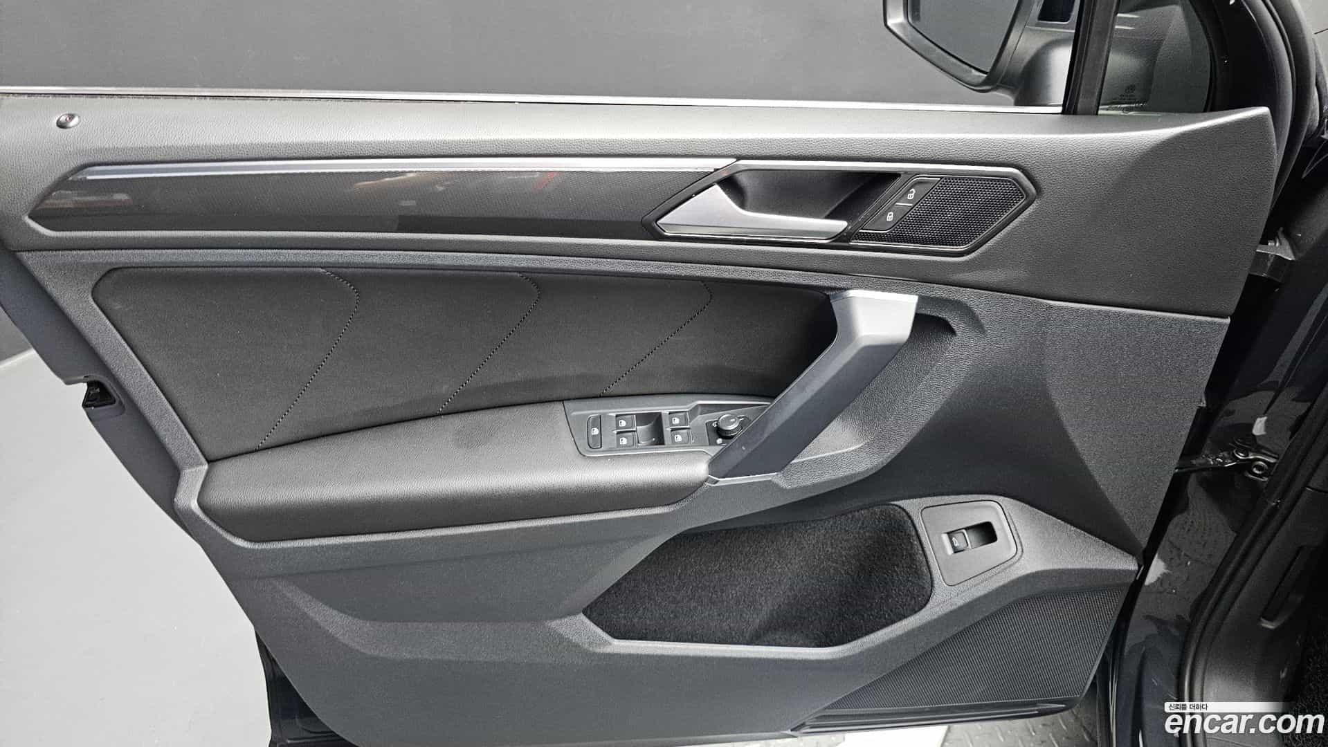 Tiguan Volkswagen 2018.7-INNER-034
