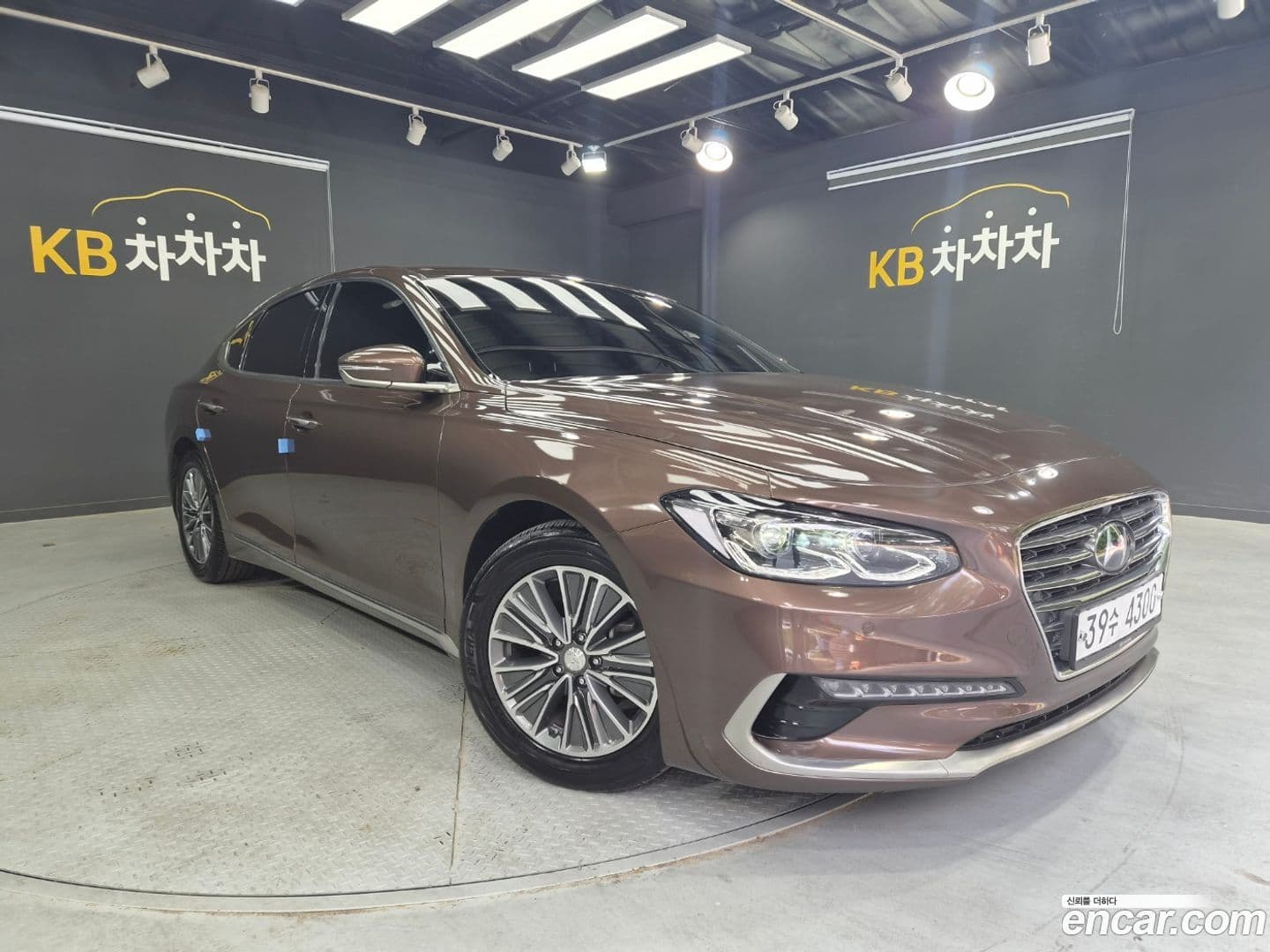 Main__Slider__Photo:Grandeur Hyundai 2017.4-0