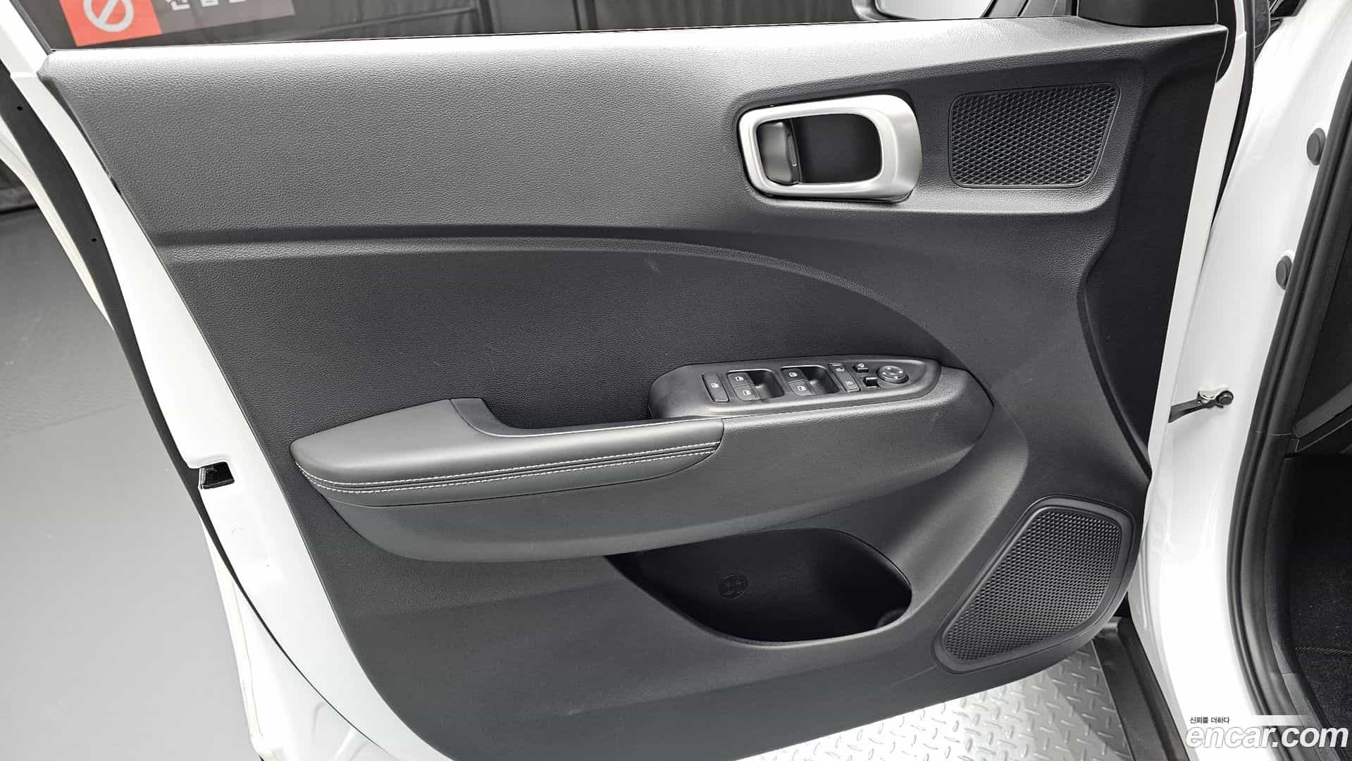 Venue Hyundai 2025.6-INNER-034