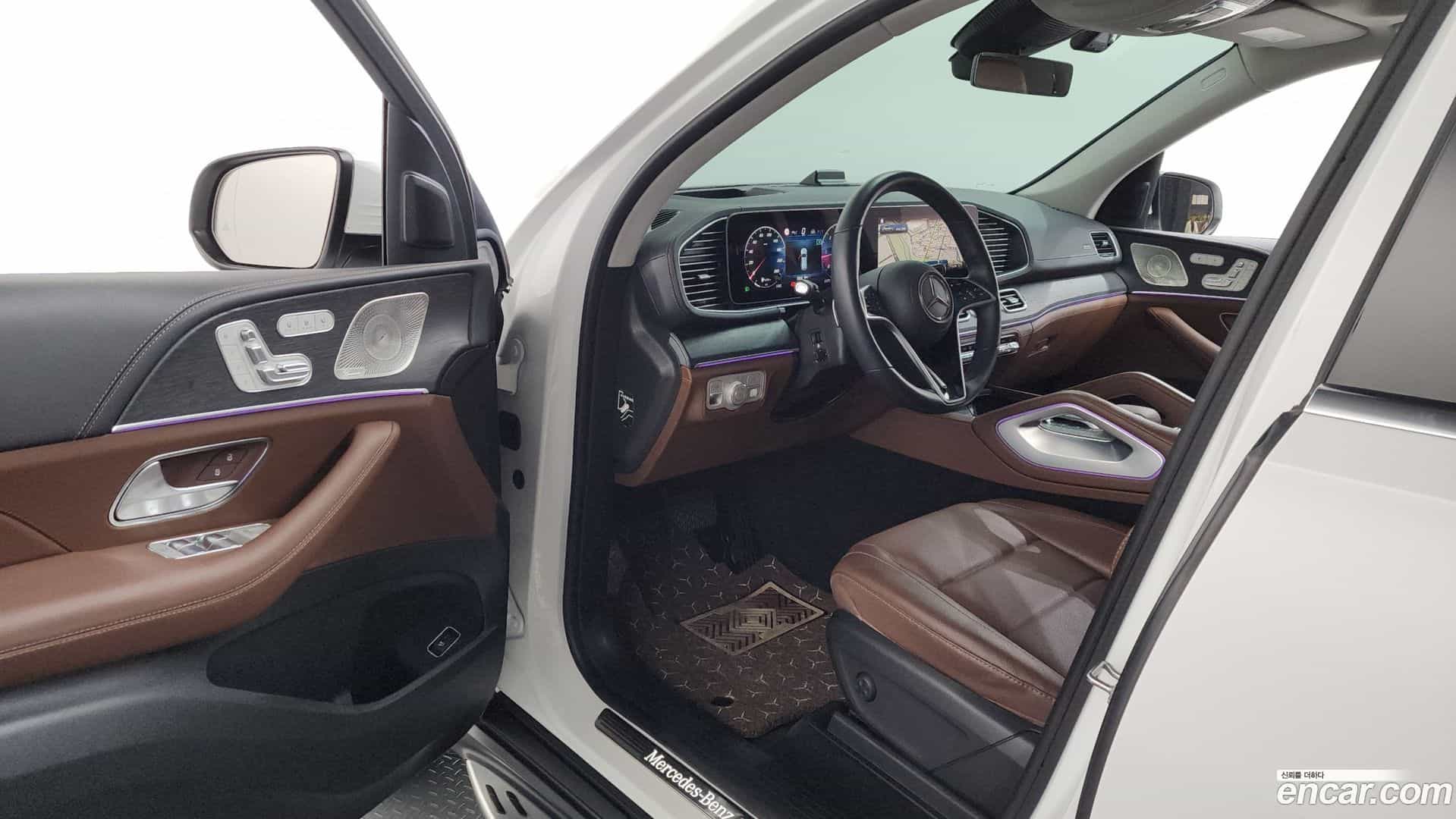 GLE-Class Mercedes-Benz 2024.8-INNER-010