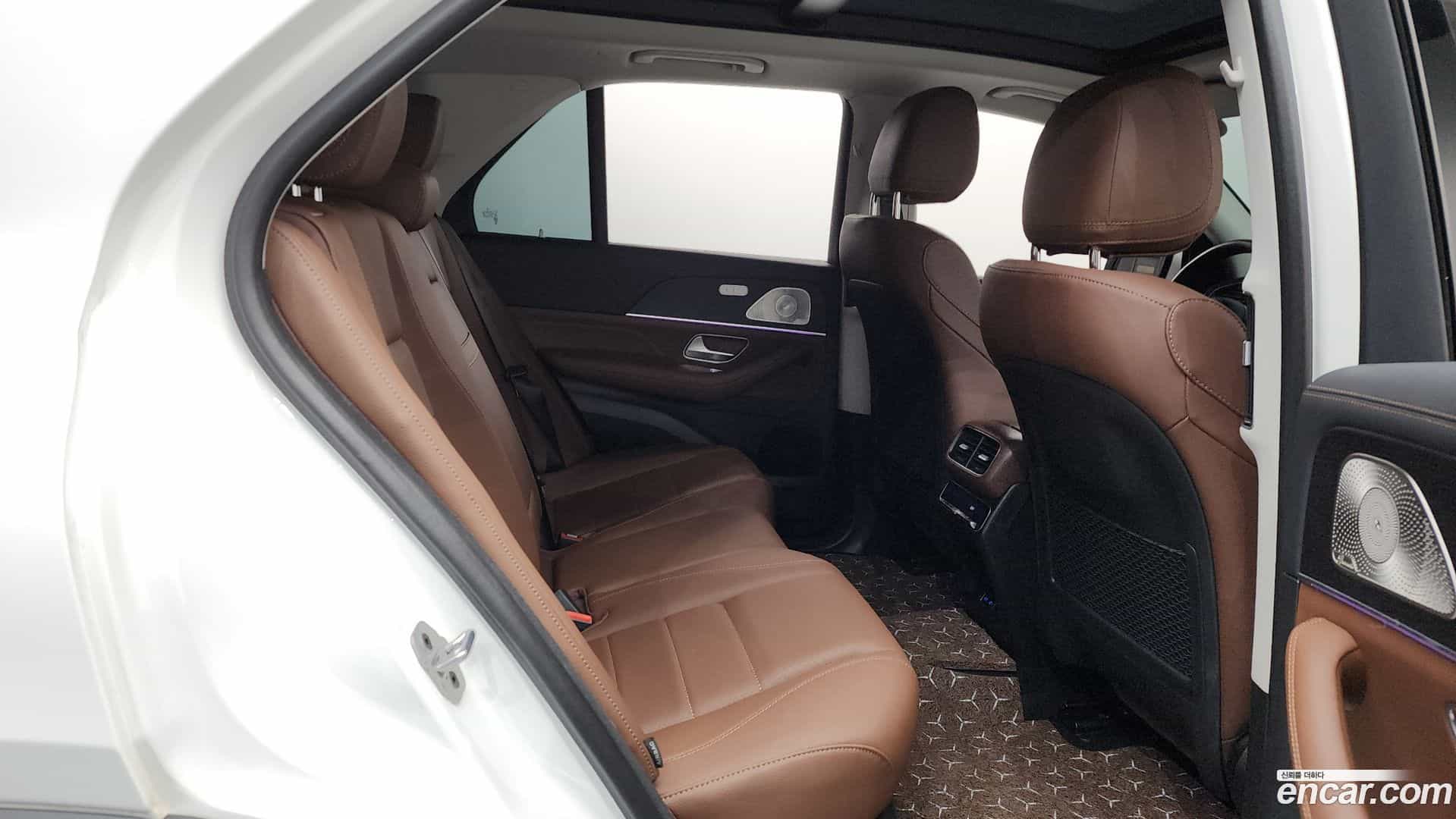 GLE-Class Mercedes-Benz 2024.8-OPTION-015