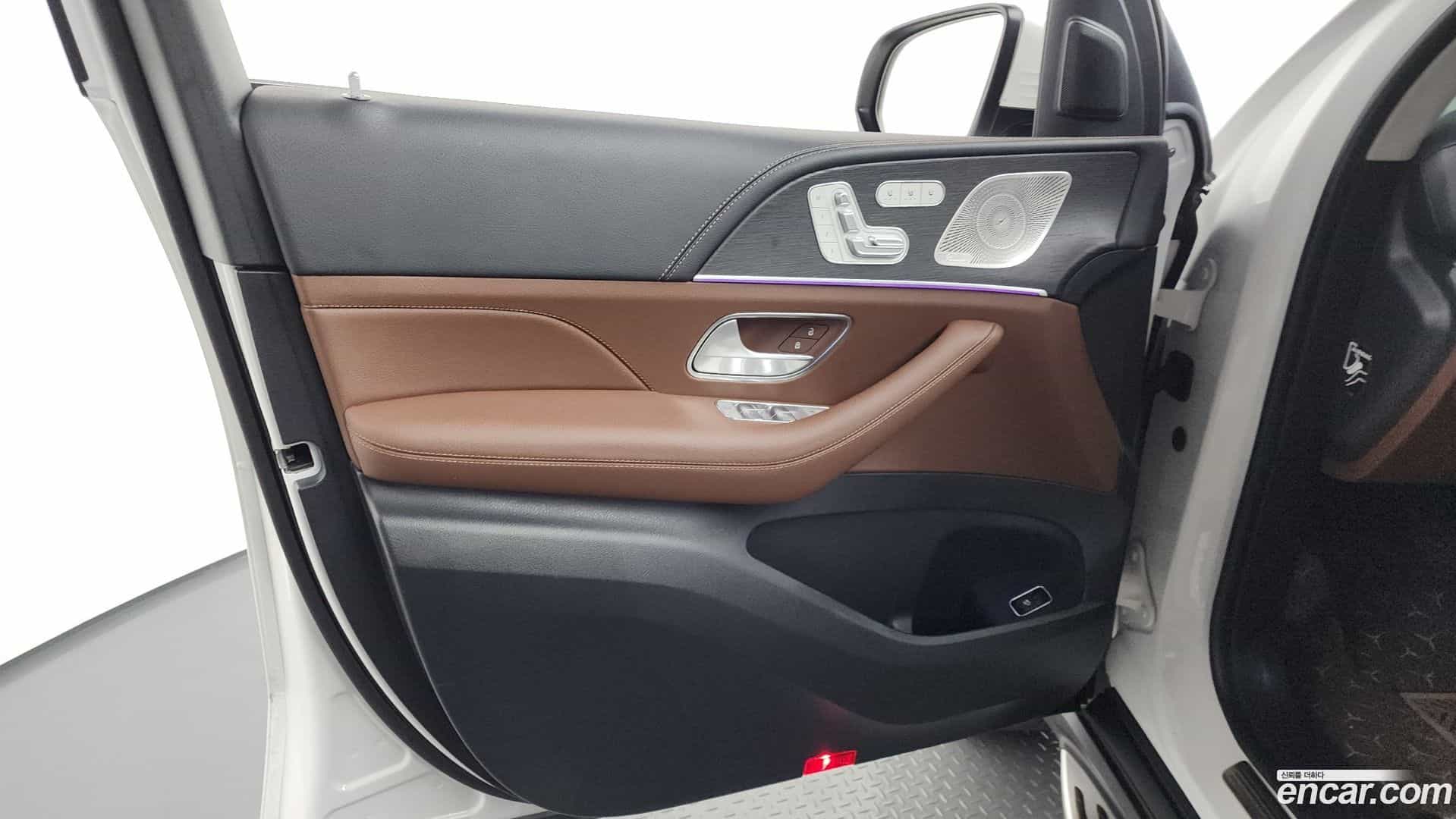 GLE-Class Mercedes-Benz 2024.8-INNER-034