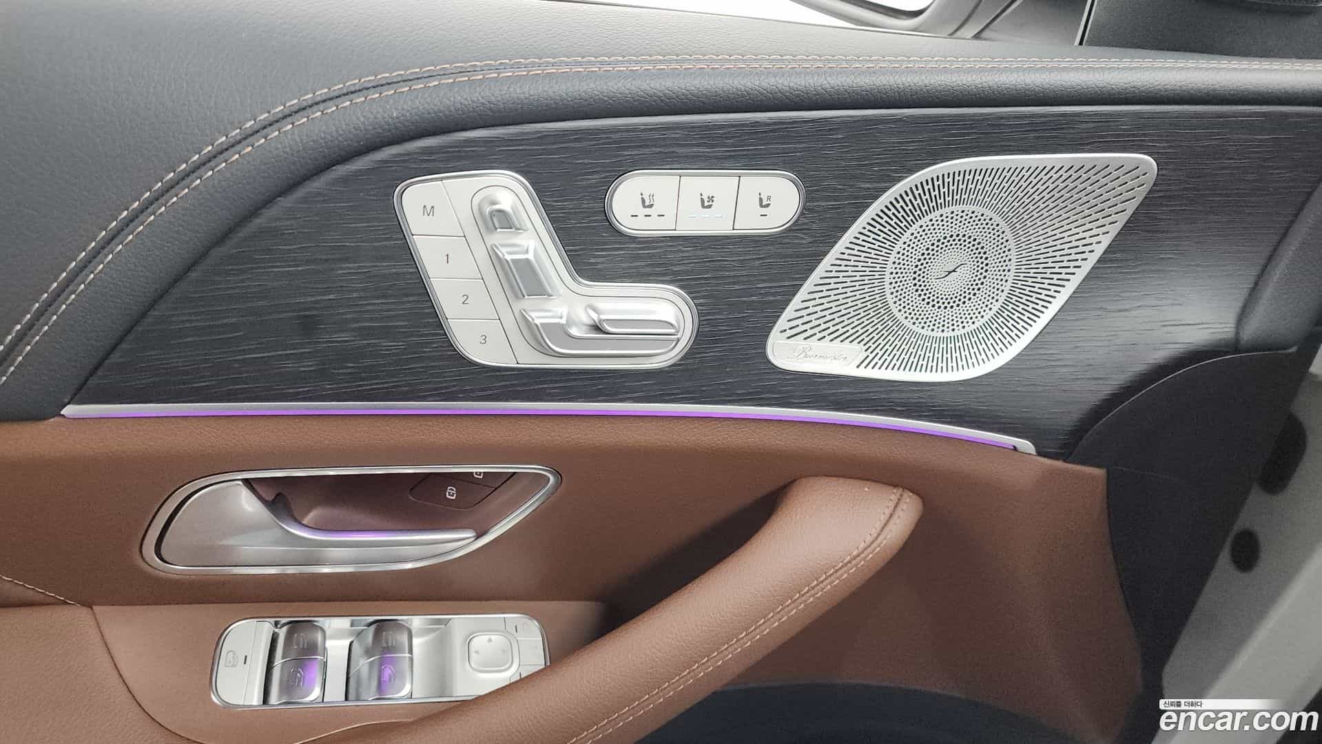 GLE-Class Mercedes-Benz 2024.8-OPTION-043
