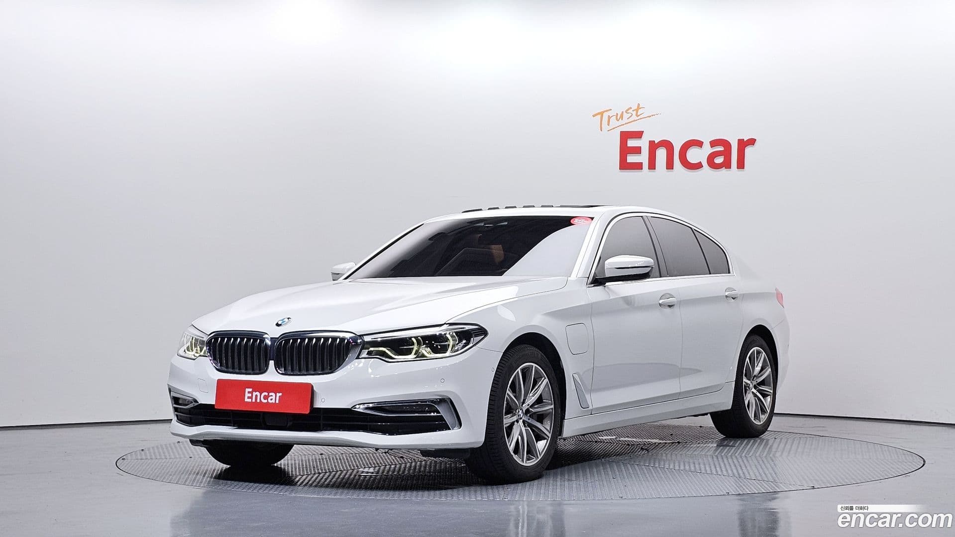Main__Slider__Photo:5-Series BMW 2019.11-0