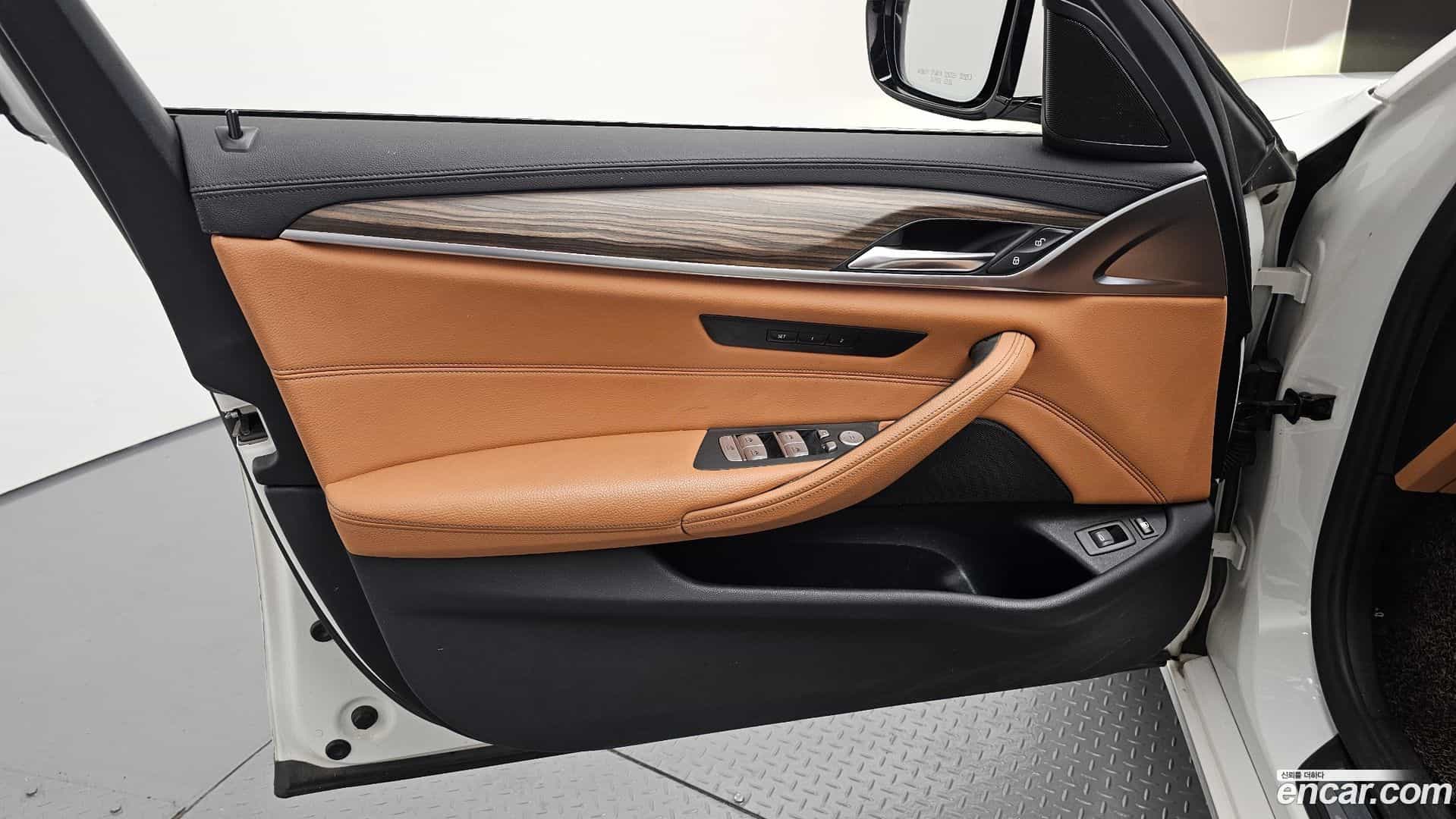 5-Series BMW 2019.11-INNER-034