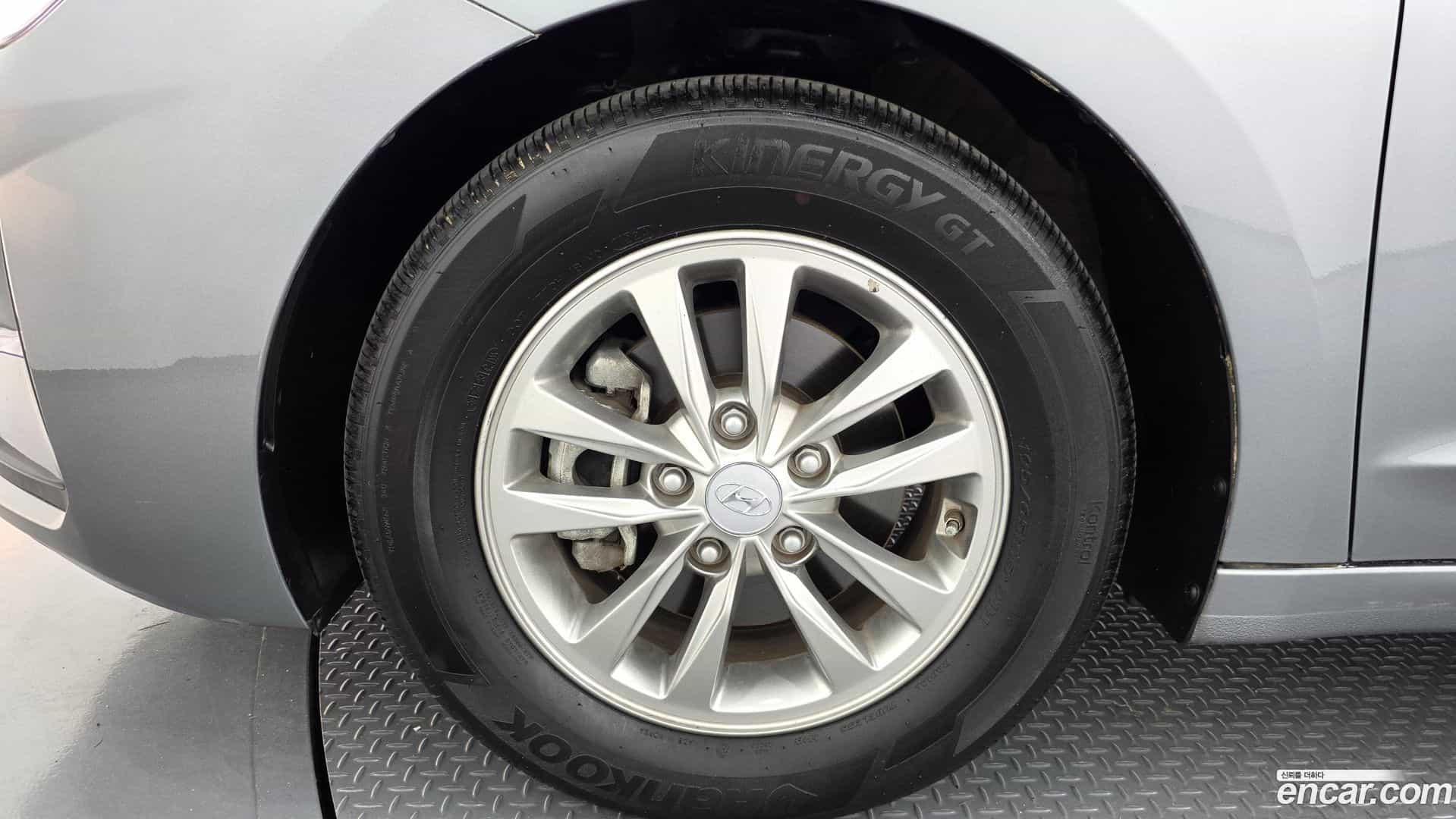 AVANTE Hyundai 2019.0-OUTER-005