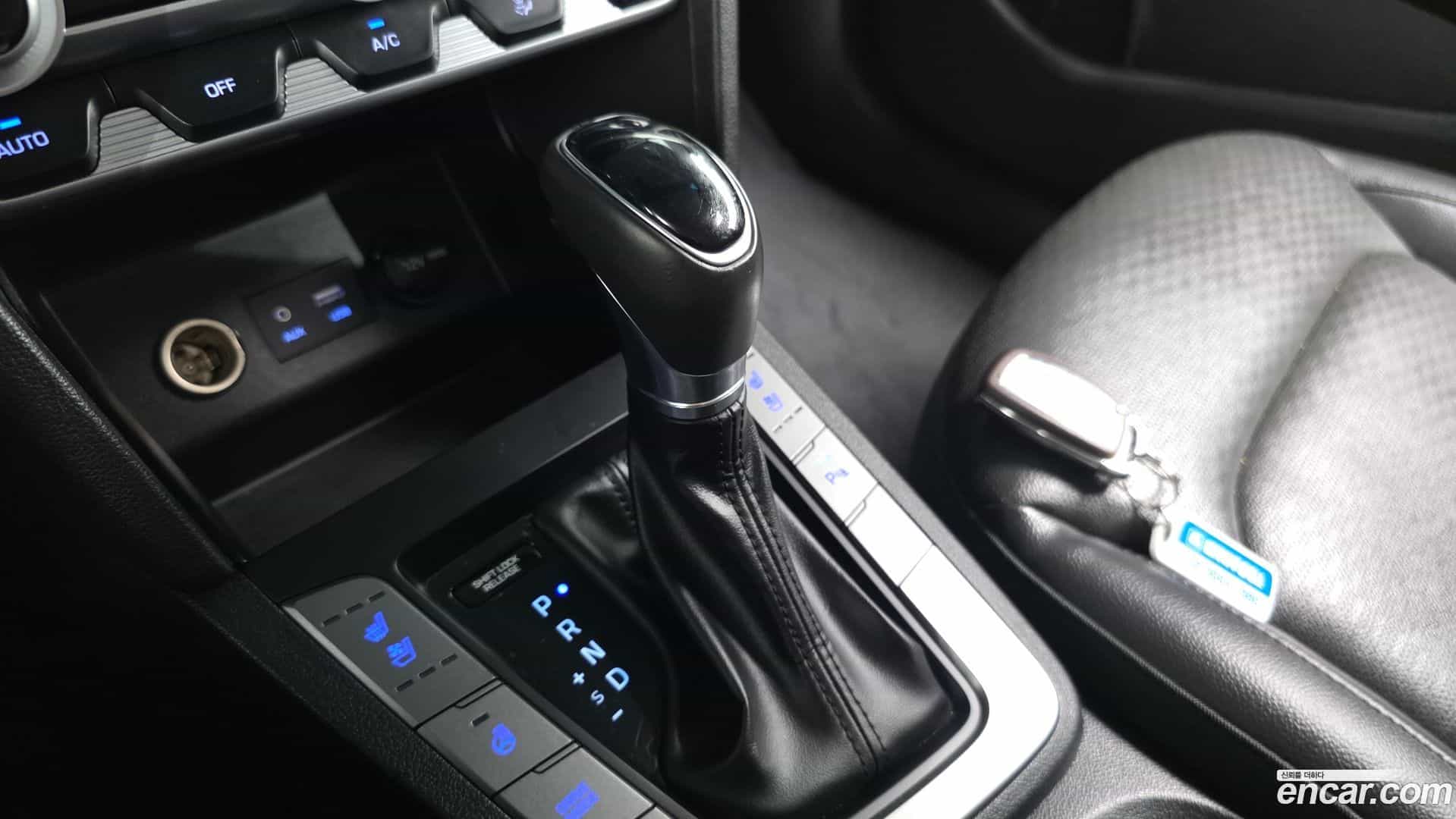 AVANTE Hyundai 2019.0-INNER-009