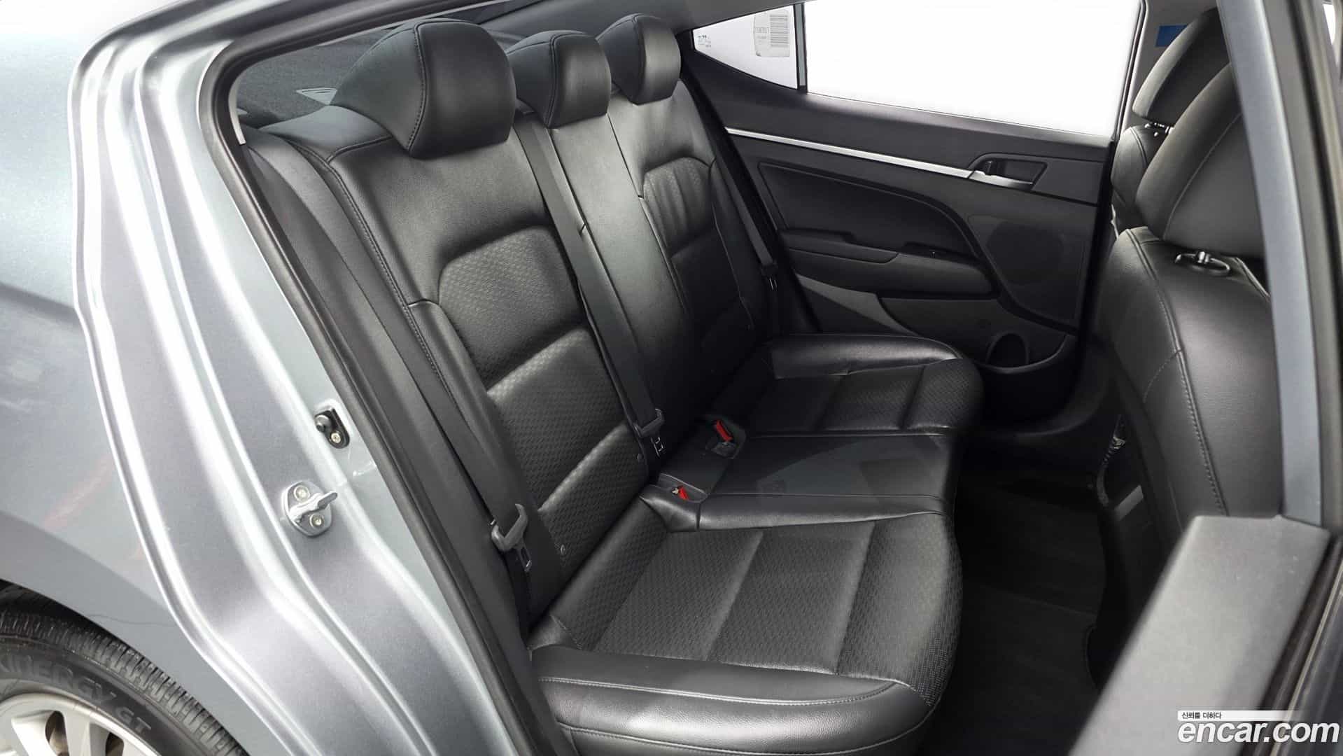 AVANTE Hyundai 2019.0-OPTION-016
