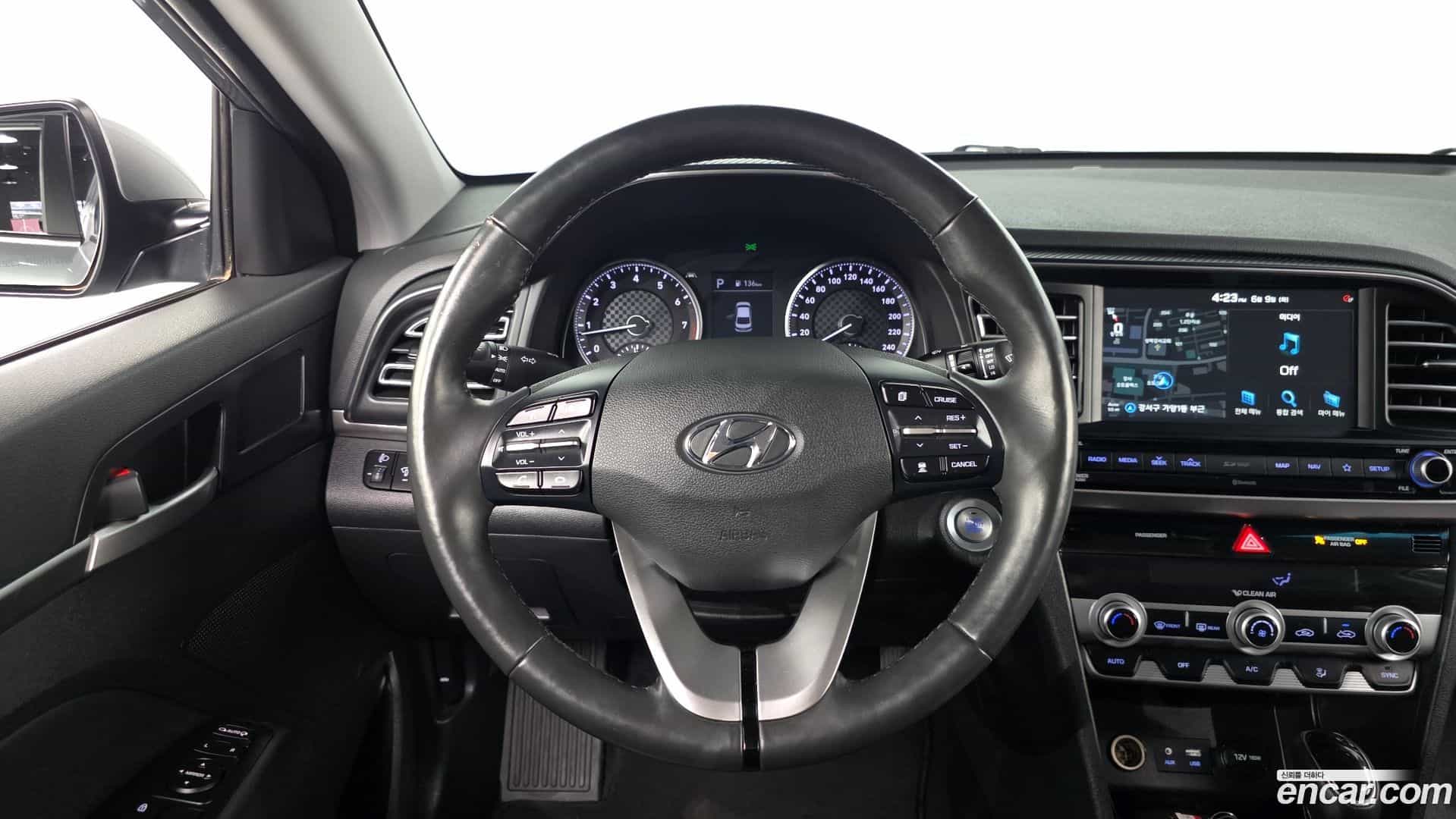 AVANTE Hyundai 2019.0-OPTION-017