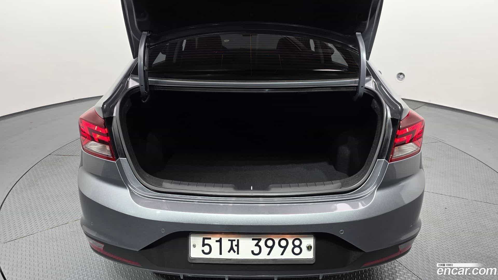 AVANTE Hyundai 2019.0-OPTION-024