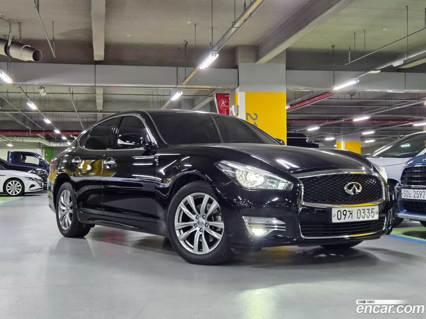 Q70 Infiniti 2016.7-OUTER-003