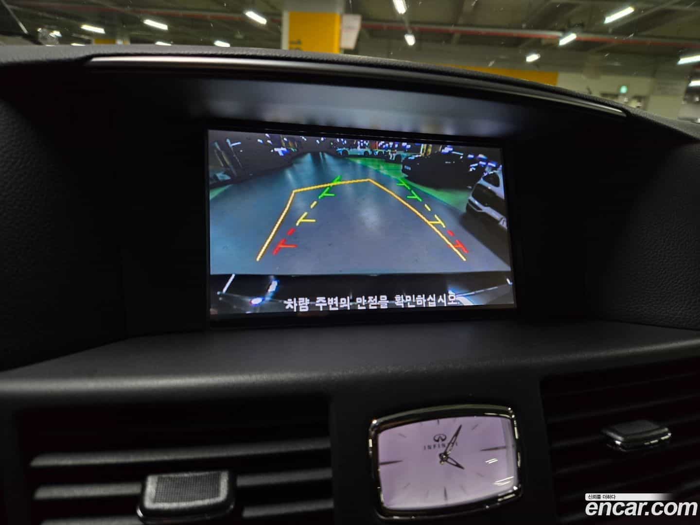 Q70 Infiniti 2016.7-OPTION-018